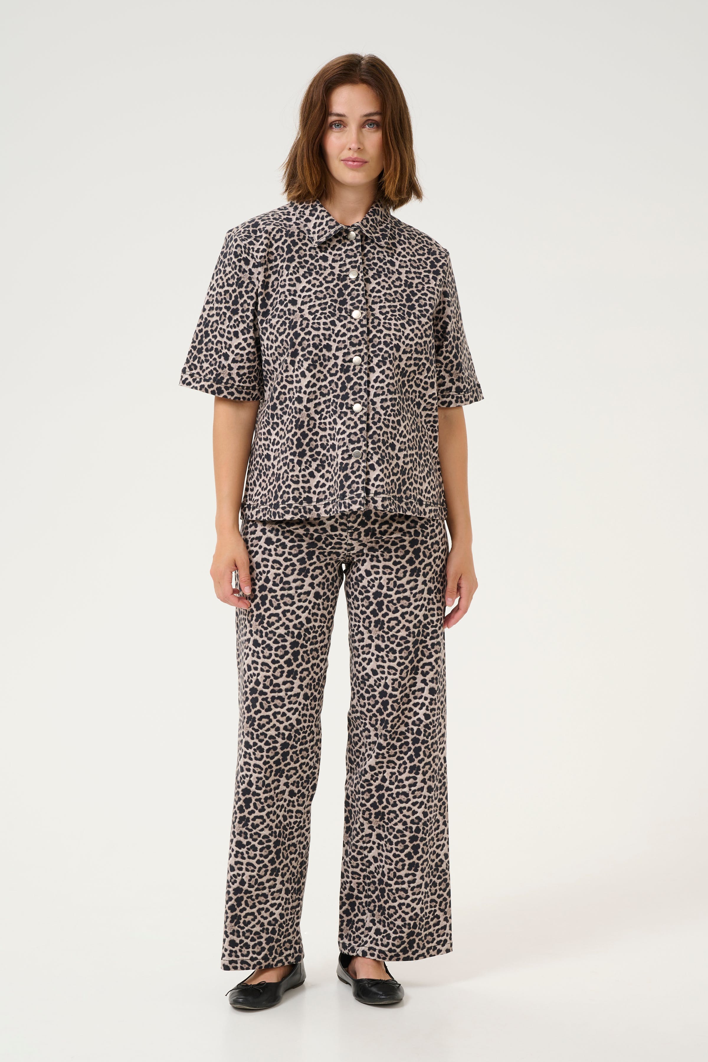 KALeonora Leopard shirt LOOKBOOK FRONT 10510030-107537