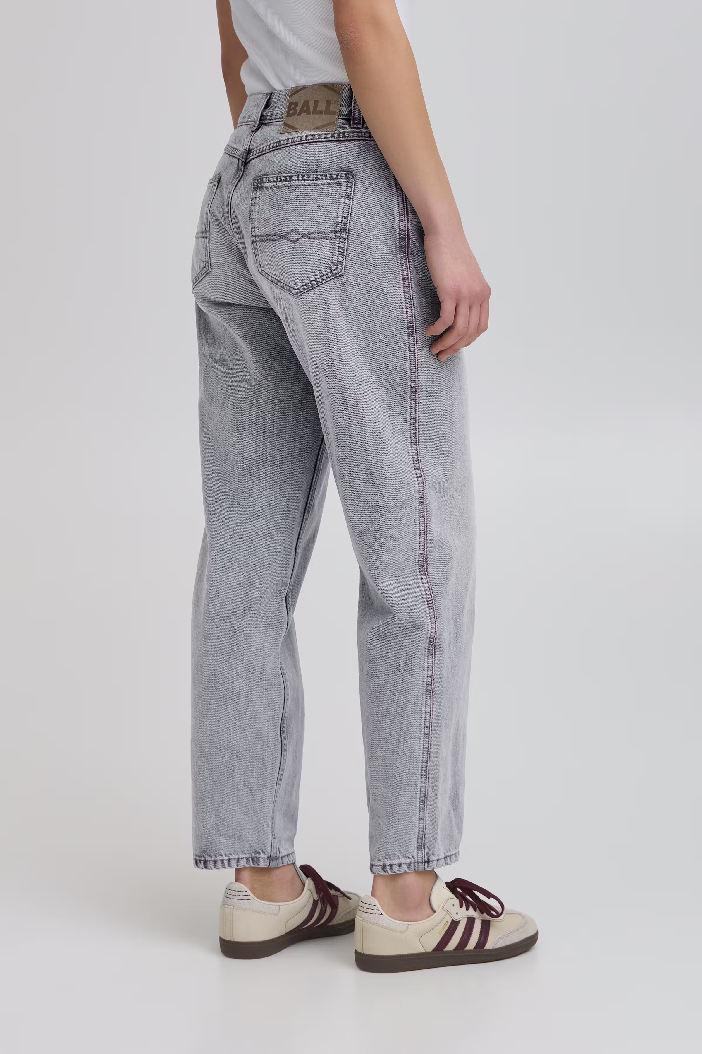 BAPAOLO Cropped Jeans LOOKBOOK BACK 50405137-204607