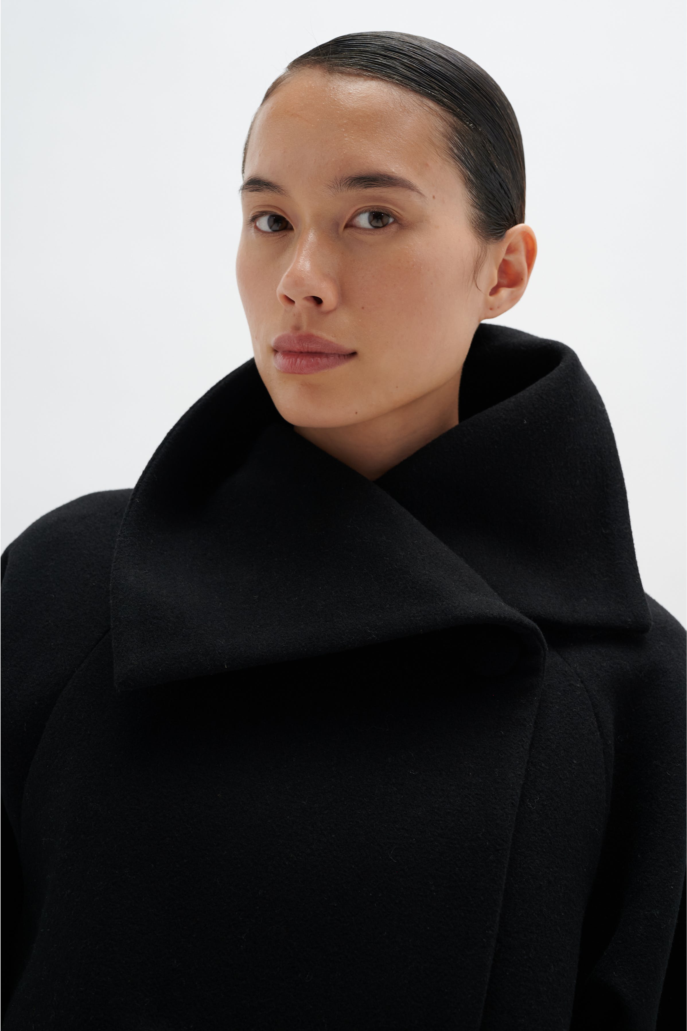 PerryIW Mantel LOOKBOOK DETAIL 30108492-194008