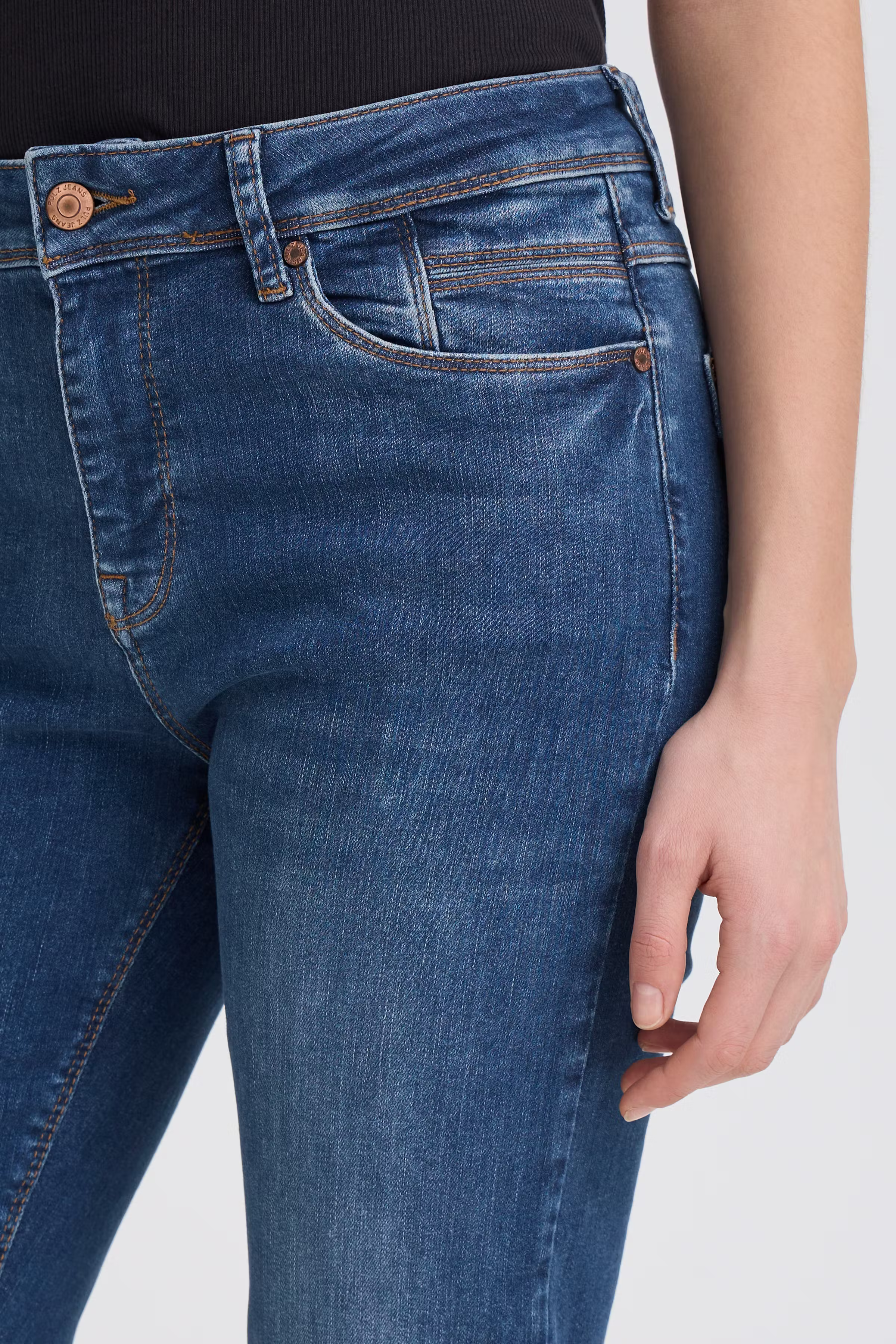 PZSANDRA HW Jeans Medium Straight Leg LOOKBOOK DETAIL 50205860-200005