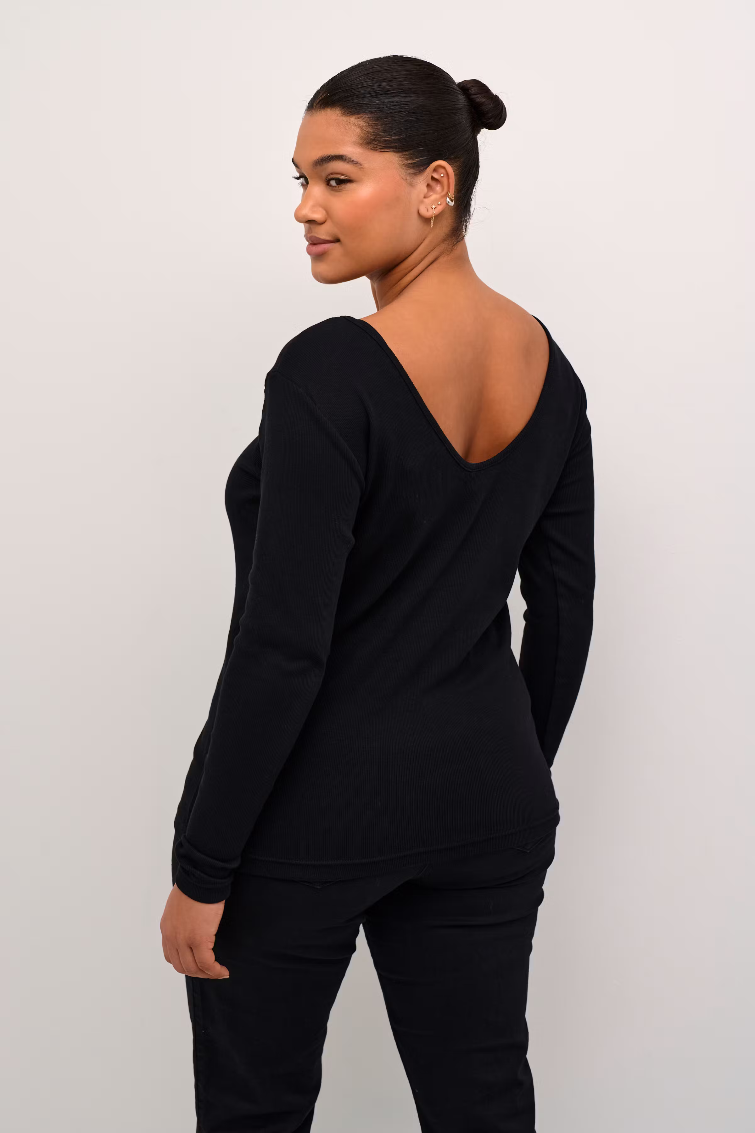 KCcarina T-shirt LOOKBOOK BACK 10582516-100121