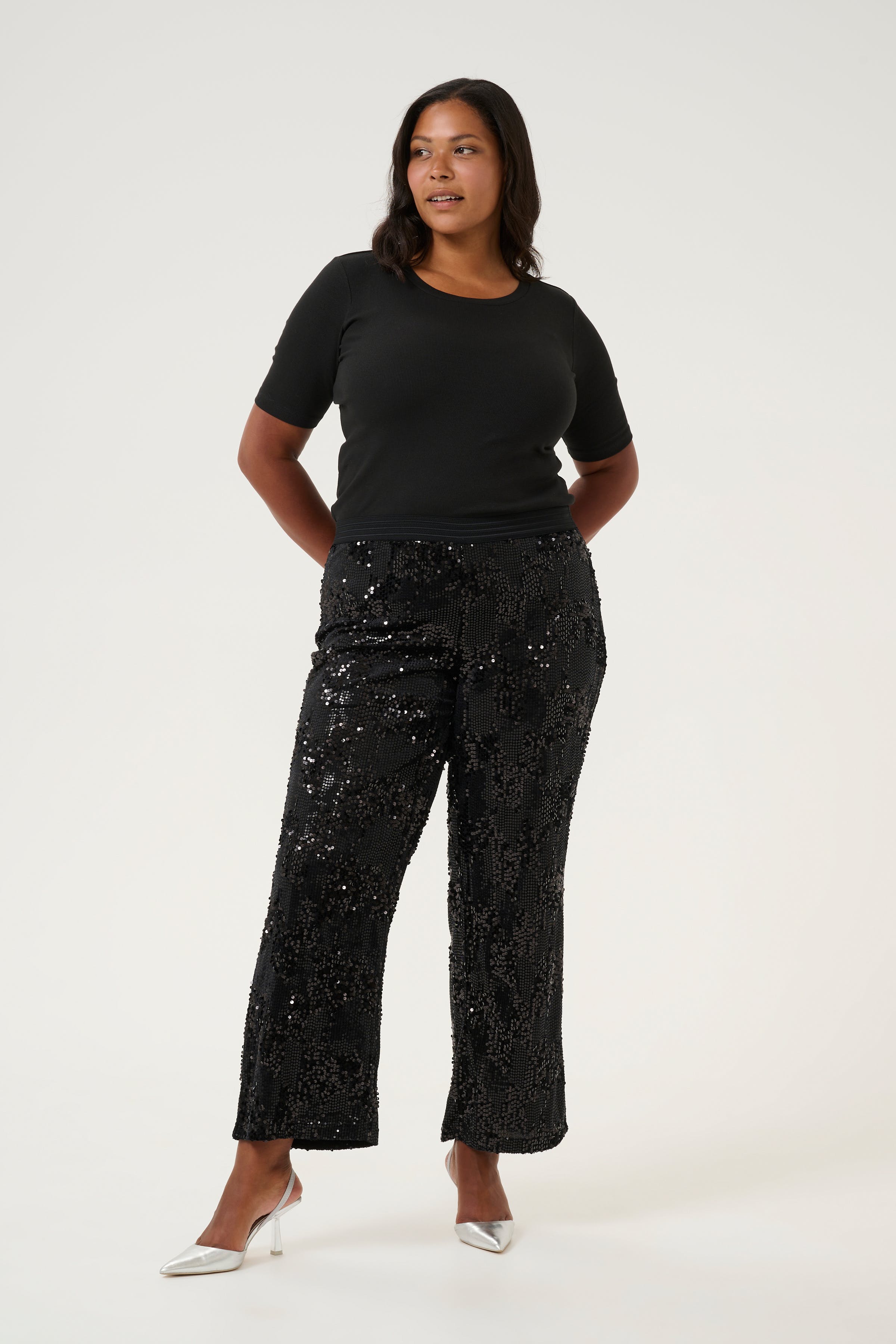 KCnicoleen Sequin Pants LOOKBOOK FRONT 10582726-100121