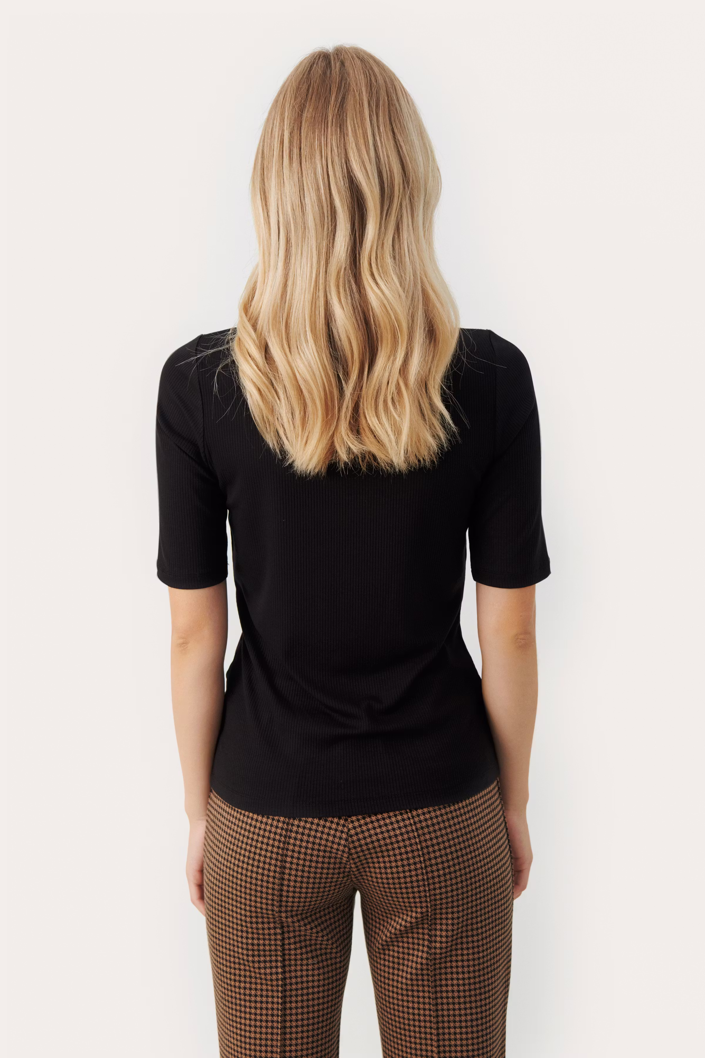 CaitPW T-shirt LOOKBOOK BACK 30308105-194008