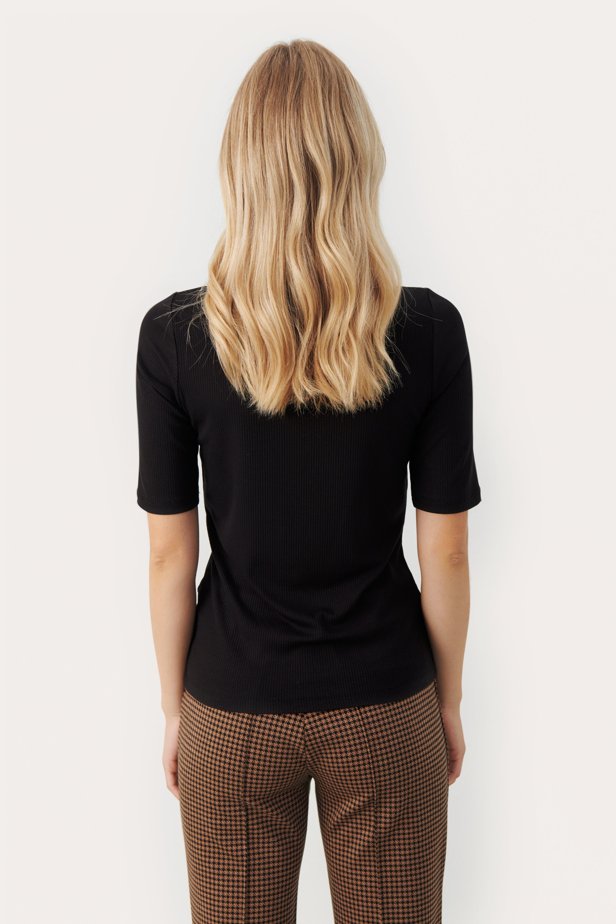 CaitPW T-shirt LOOKBOOK BACK 30308105-194008