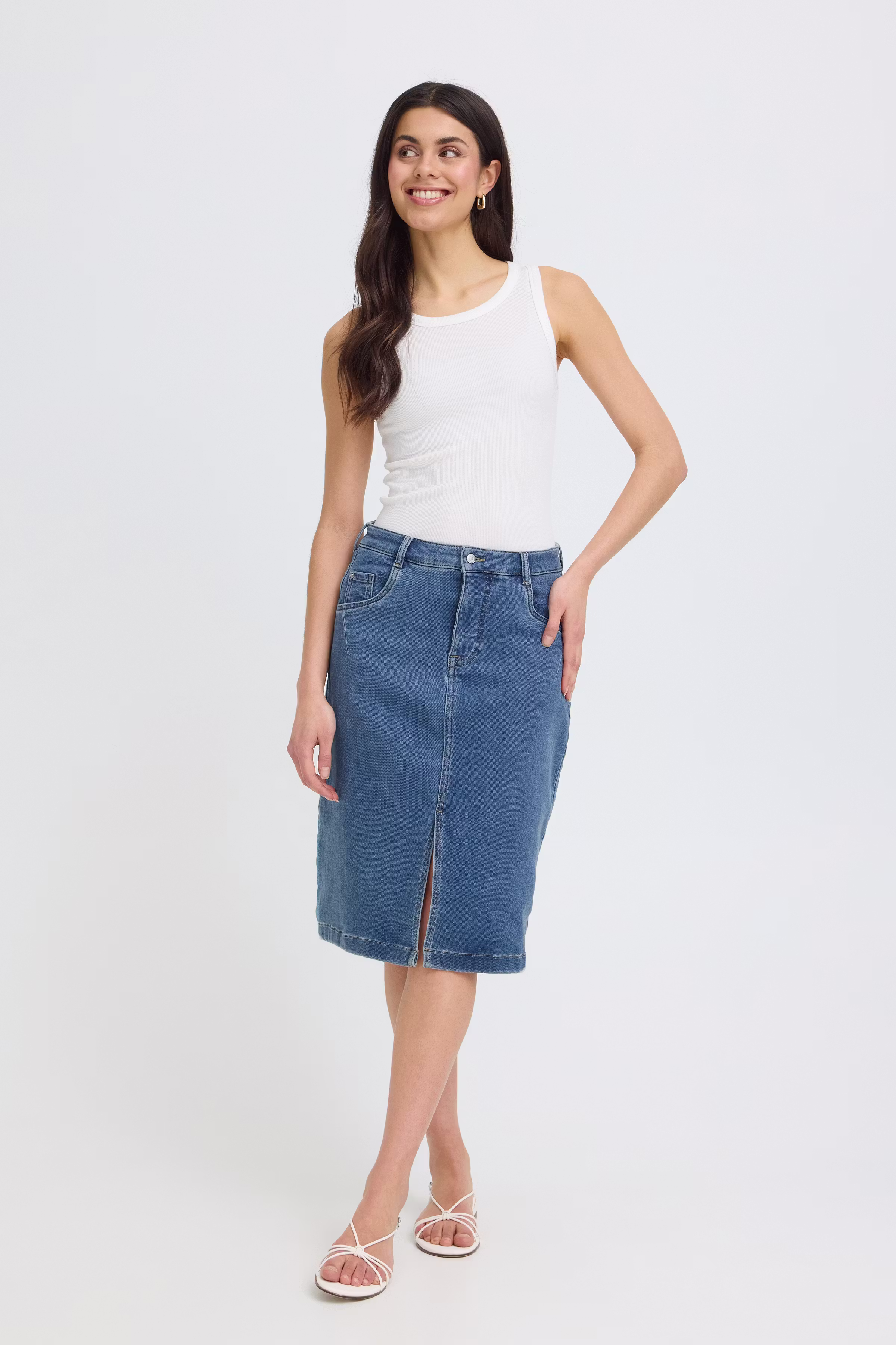 FRVILJA Bermuda LOOKBOOK FRONT 20617897-200988