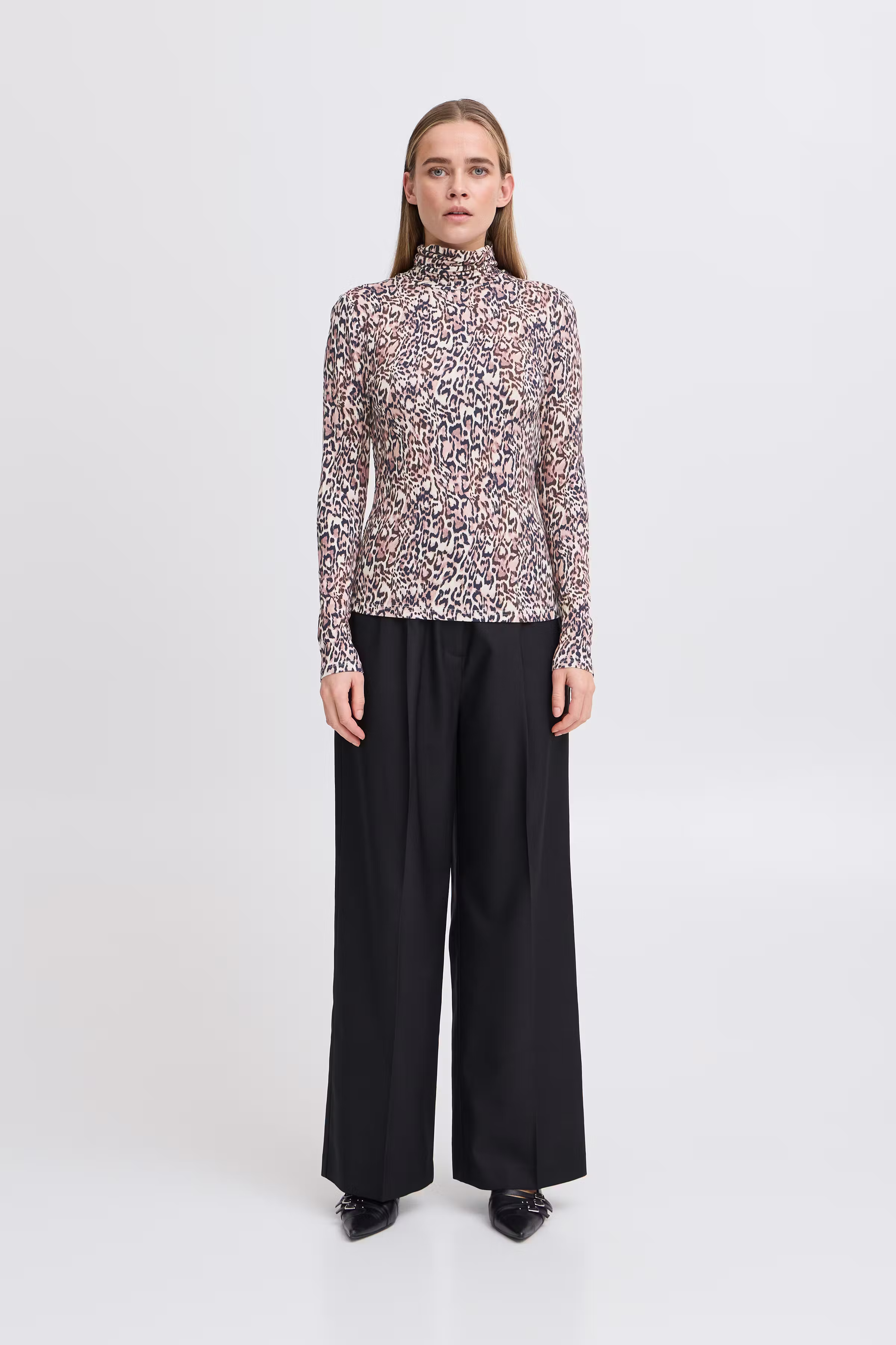 IHNAVA Langermet T-shirt LOOKBOOK FRONT 20122589-203979