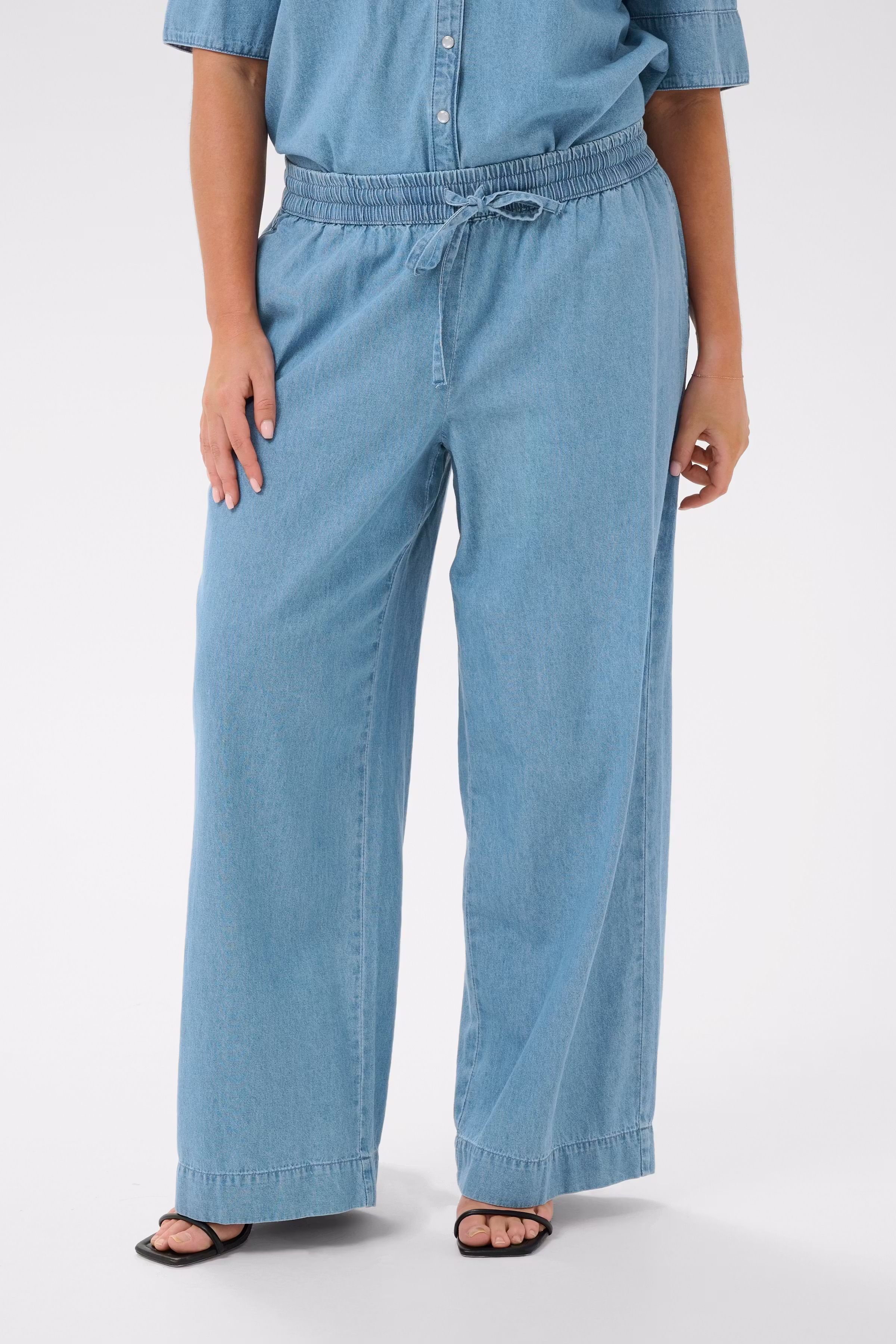KCjada Byxor LOOKBOOK FRONT 10584170-105707