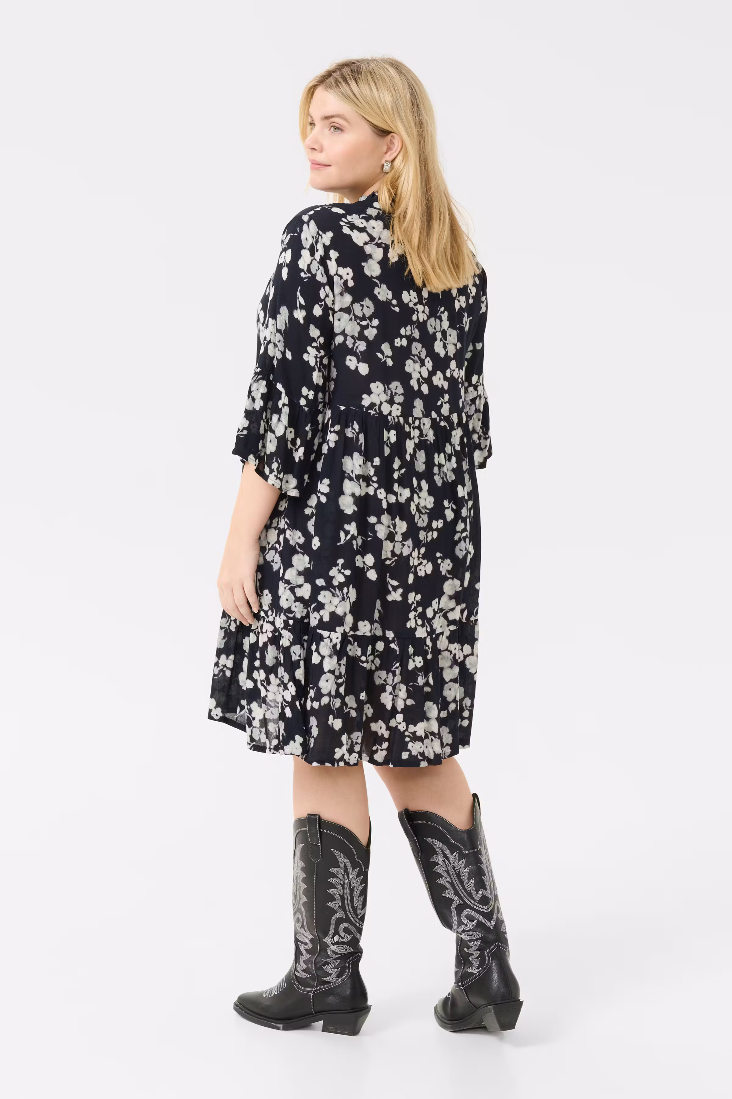 KCami Dress LOOKBOOK BACK 10582029-106800