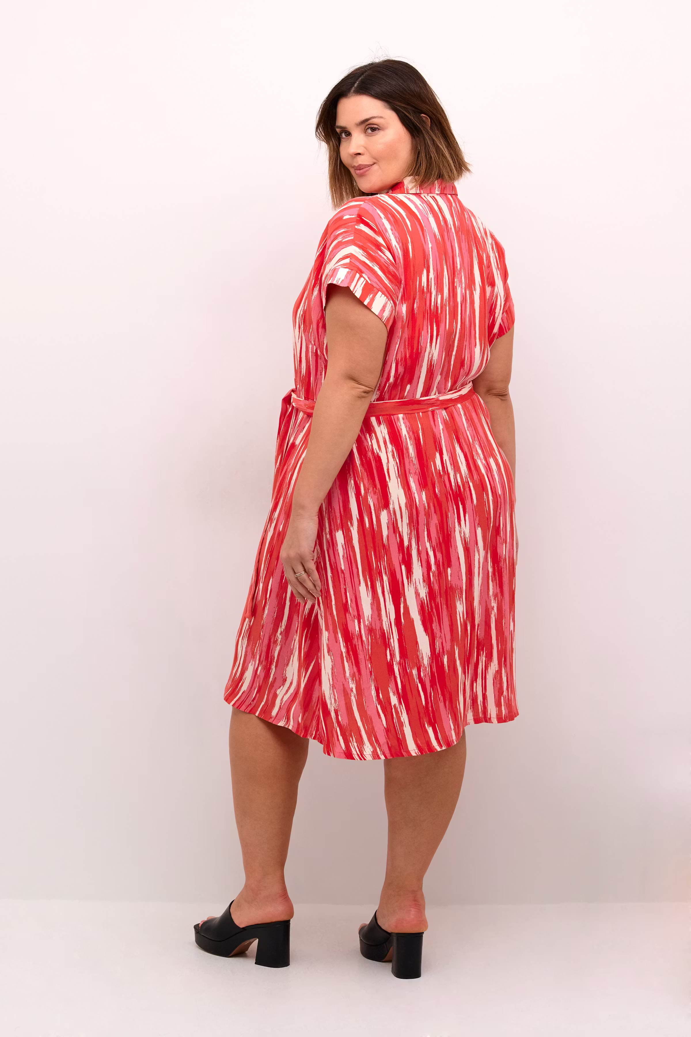 KCadriana Kjole LOOKBOOK BACK 10582818-106844