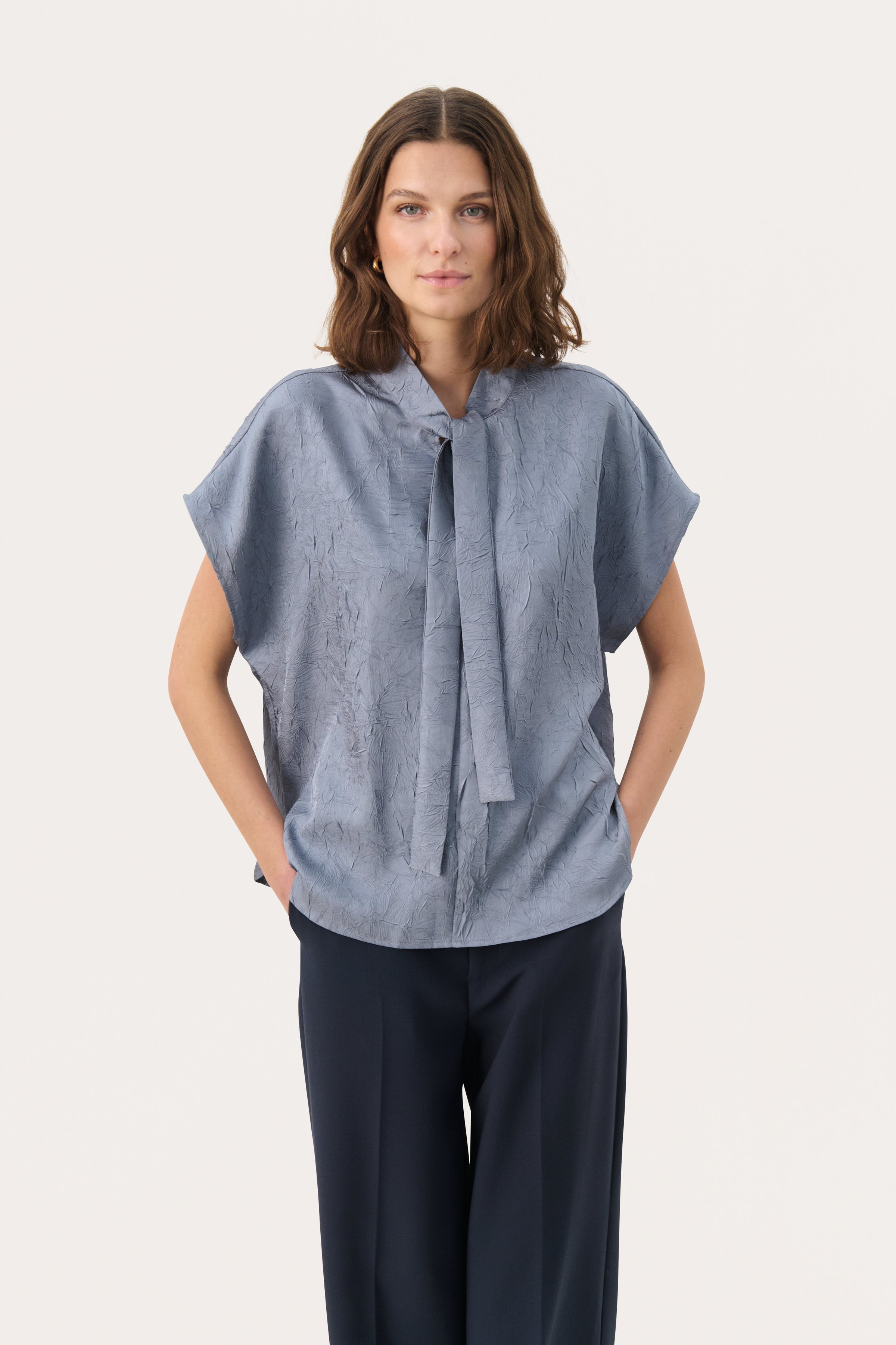 EstefaniaPW Short-sleeved blouse with a bow LOOKBOOK FRONT 30308490-154307