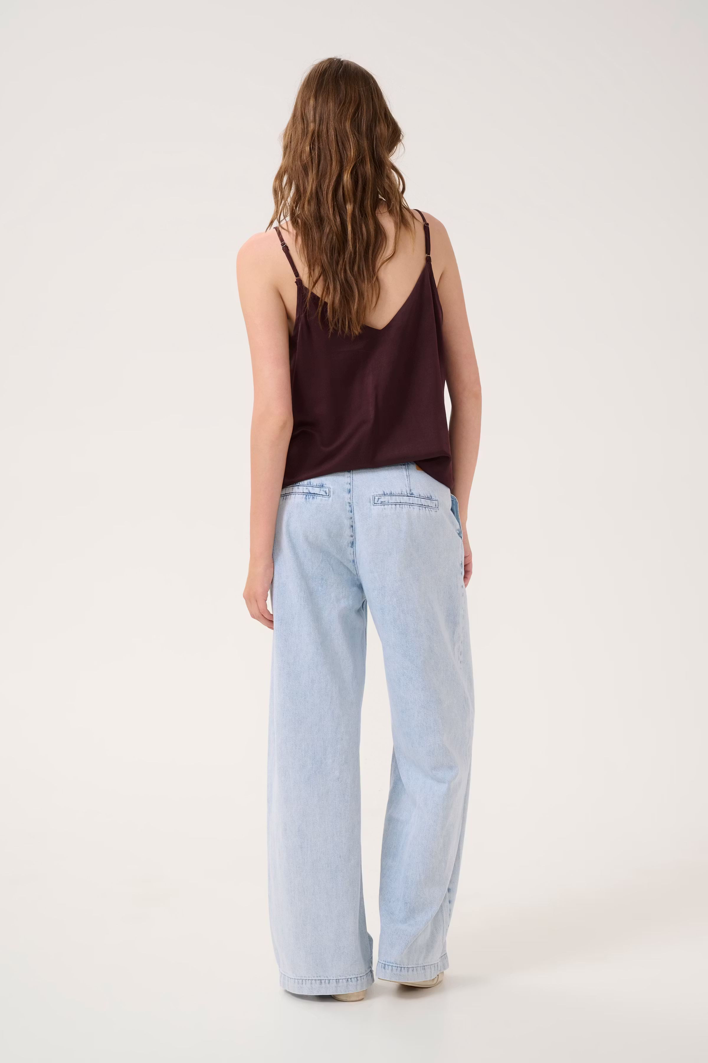 MaloMW Wide hose LOOKBOOK BACK 10704346-100045