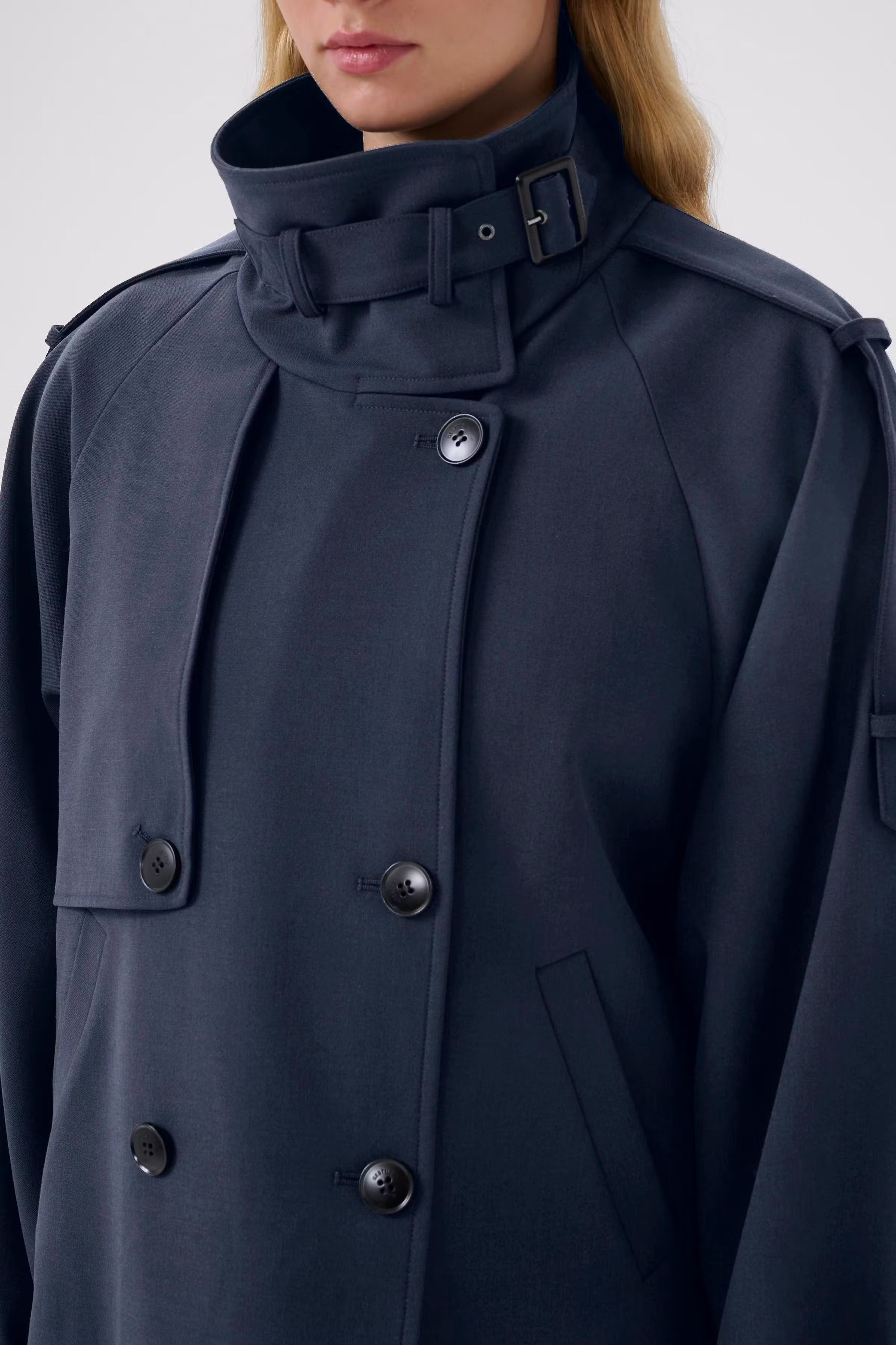 GZavic Short trench coat LOOKBOOK DETAIL 10910898-193922