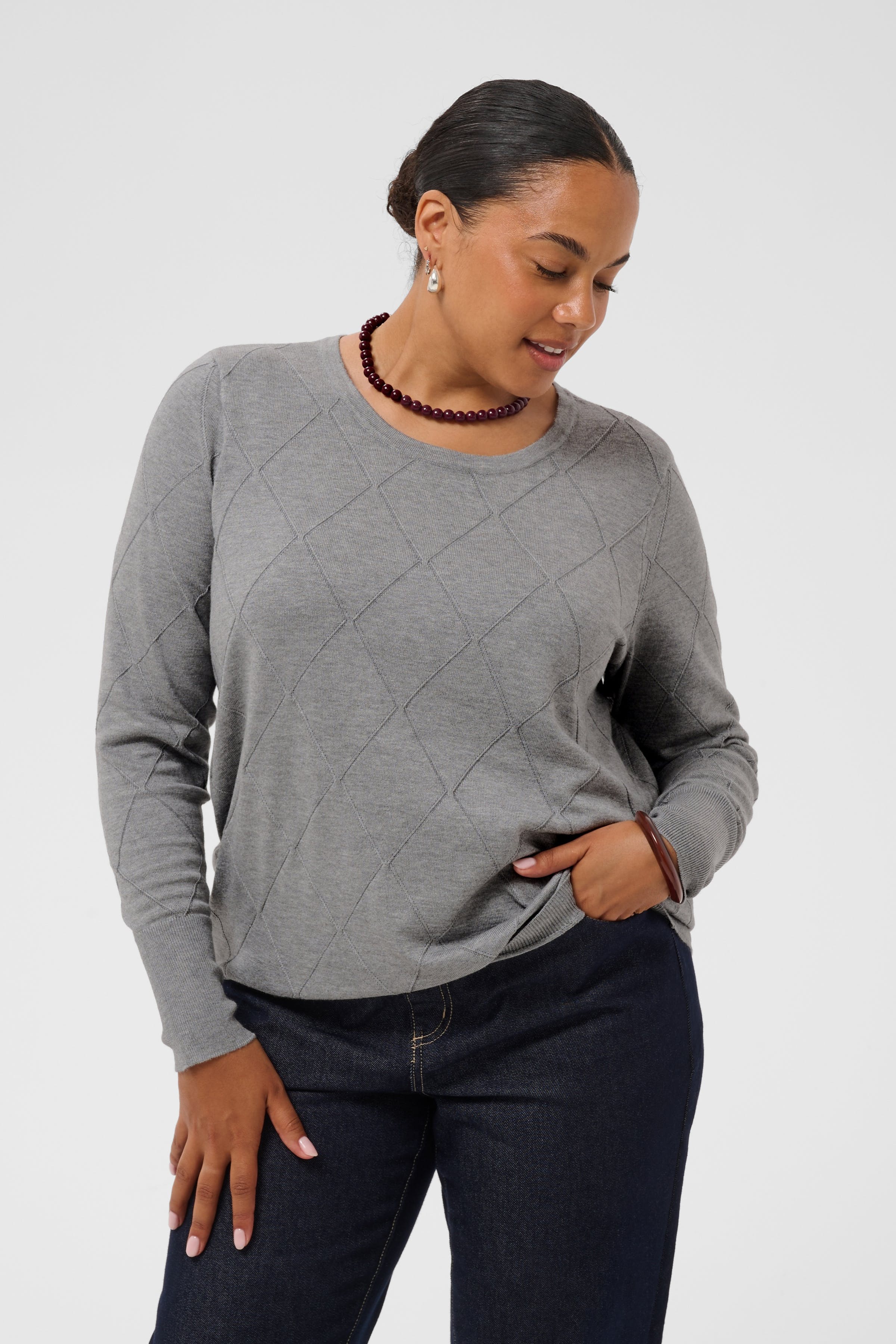 KClizzy Pullover LOOKBOOK FRONT 10584366-100123