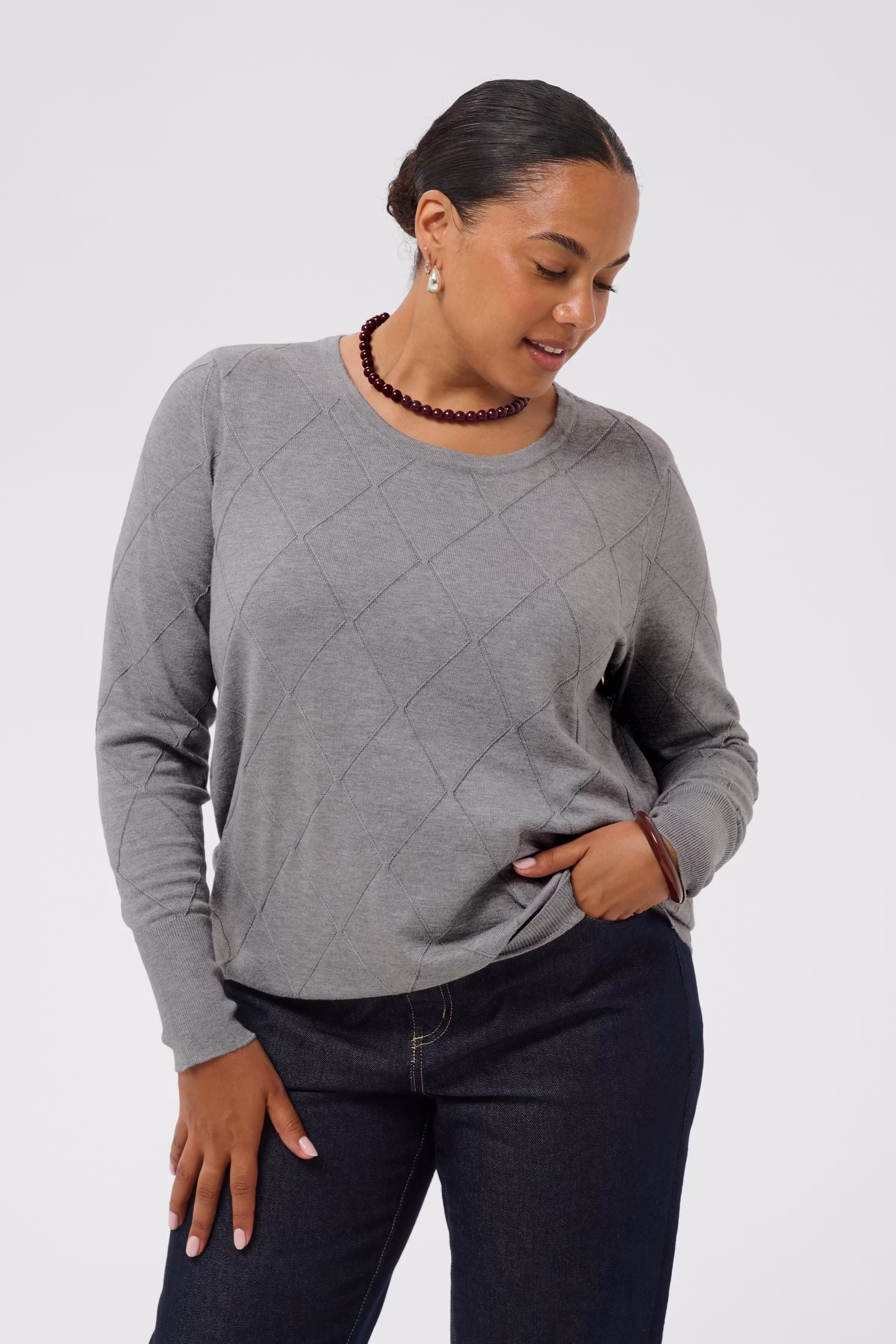 KClizzy Pullover LOOKBOOK FRONT 10584366-100123