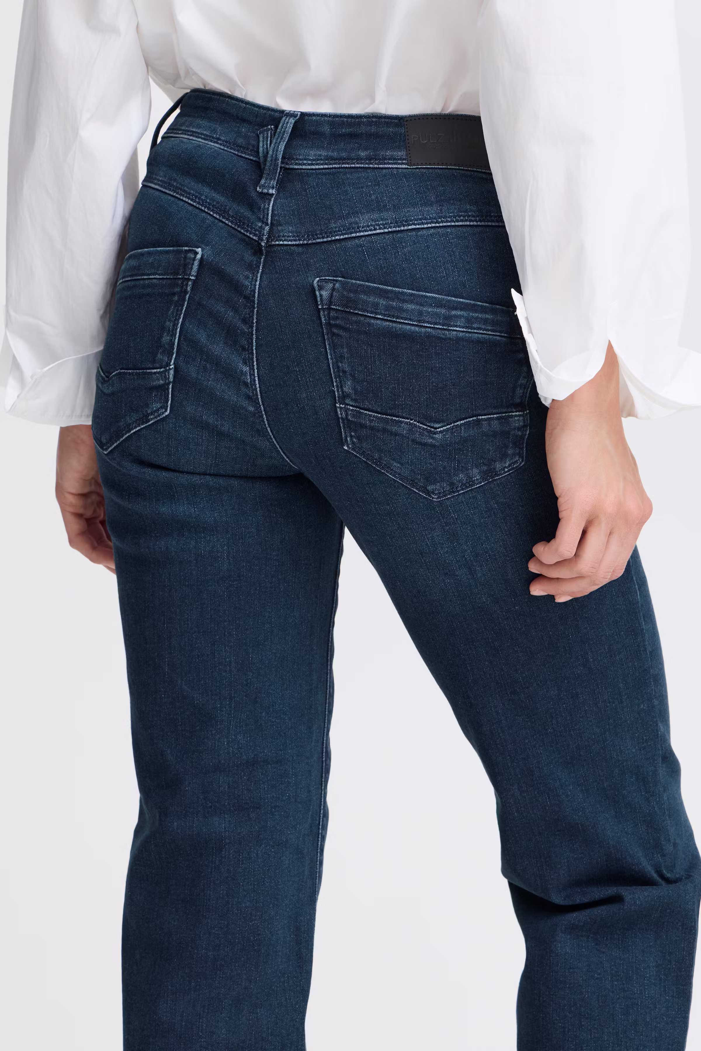 PZKAROLINA HW JEANS STRAIGHT L LOOKBOOK DETAIL 50205580-200002