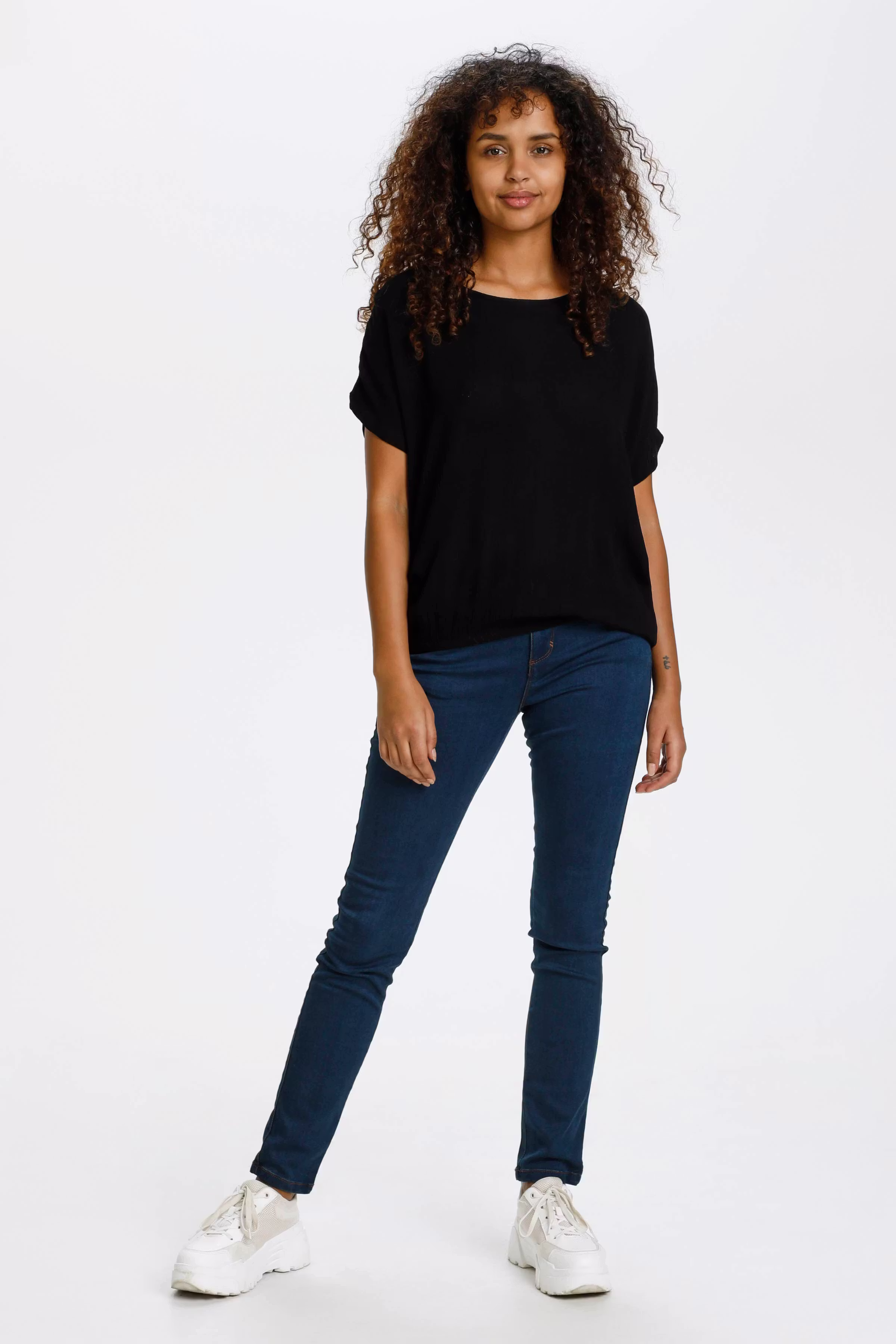 KAamber Bluse LOOKBOOK FRONT 10500781-50600