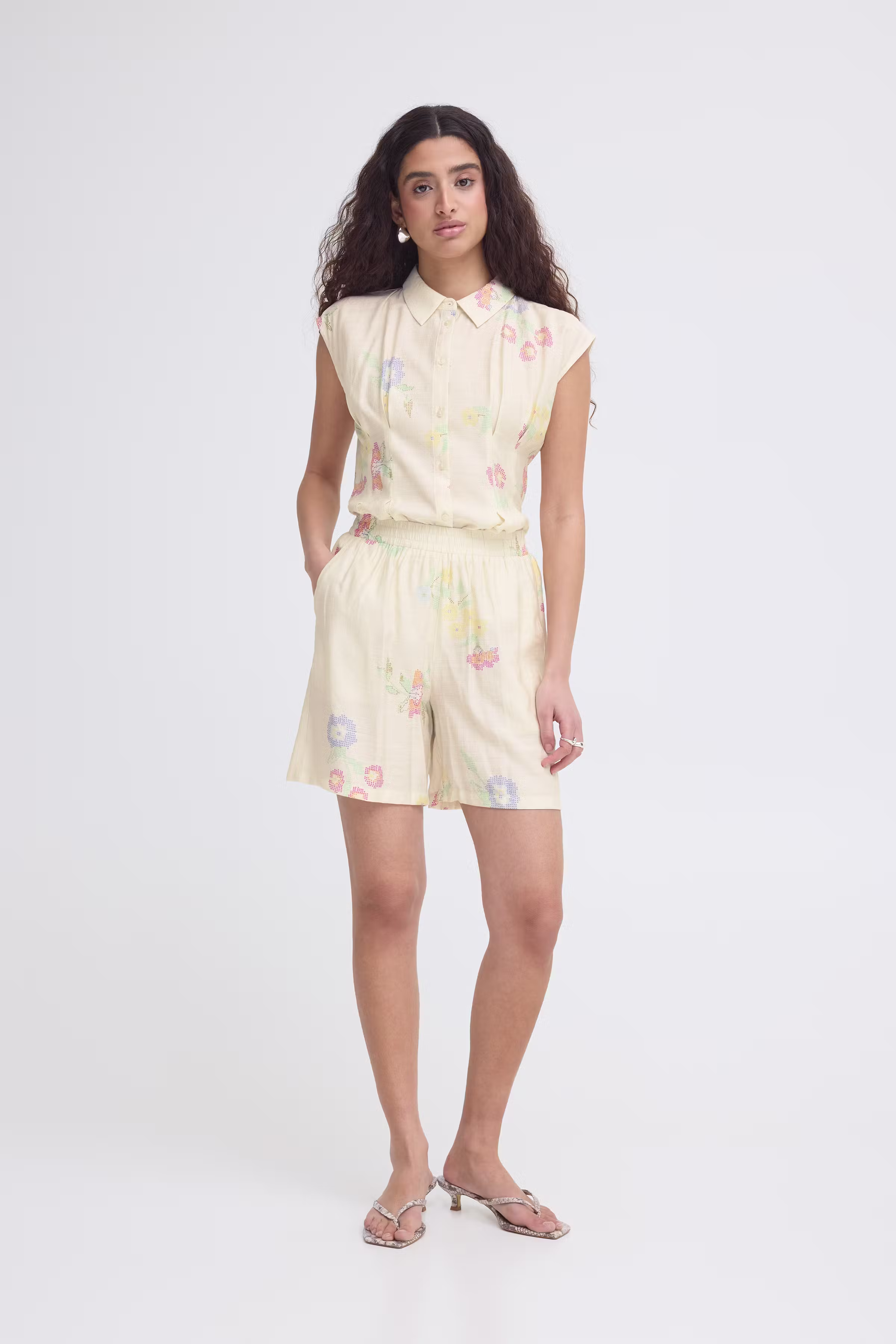 IHGINNI Shorts LOOKBOOK FRONT 20125970-900007522