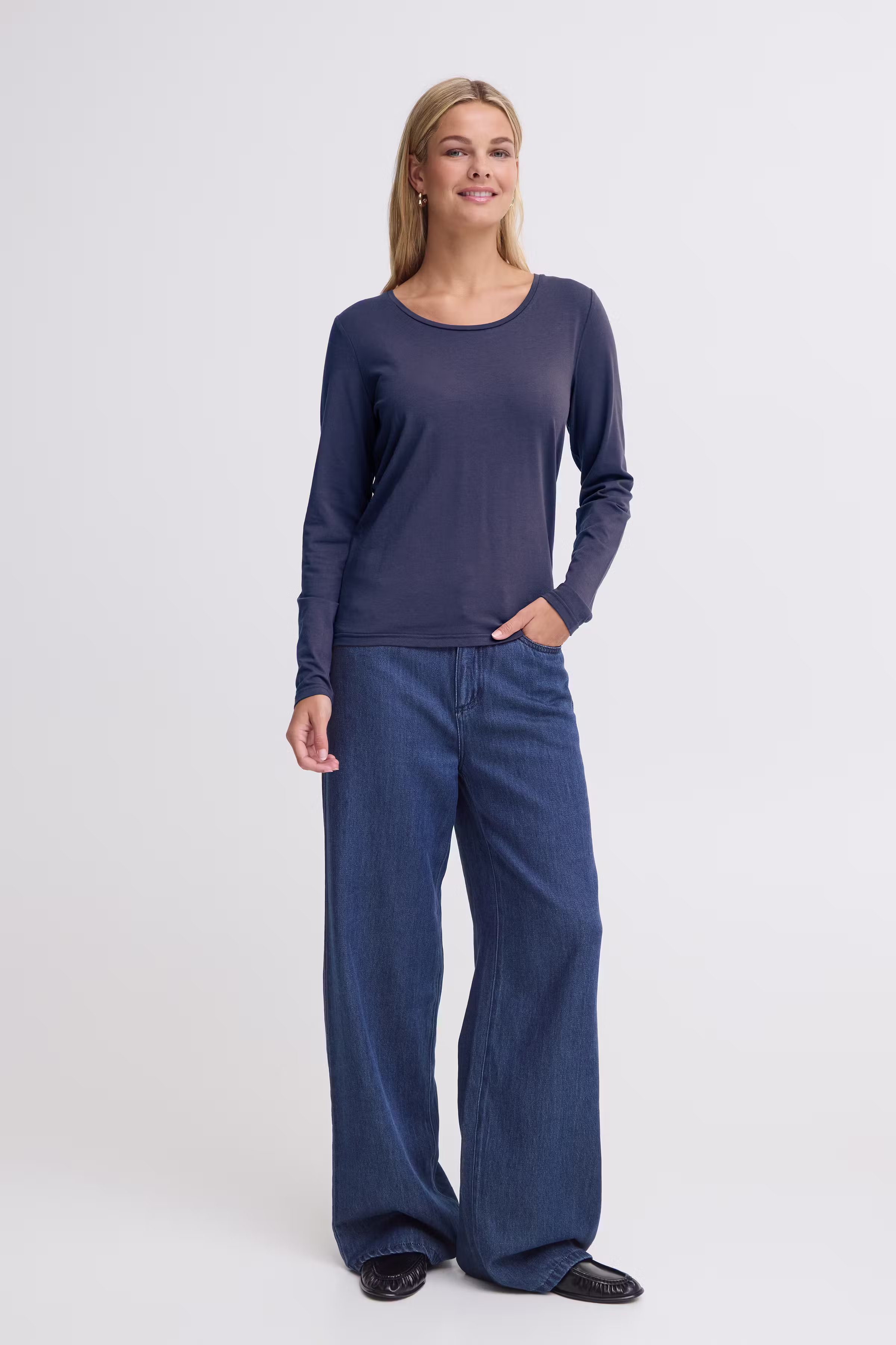FRCLEA T-shirt LOOKBOOK FRONT 20618125-193923