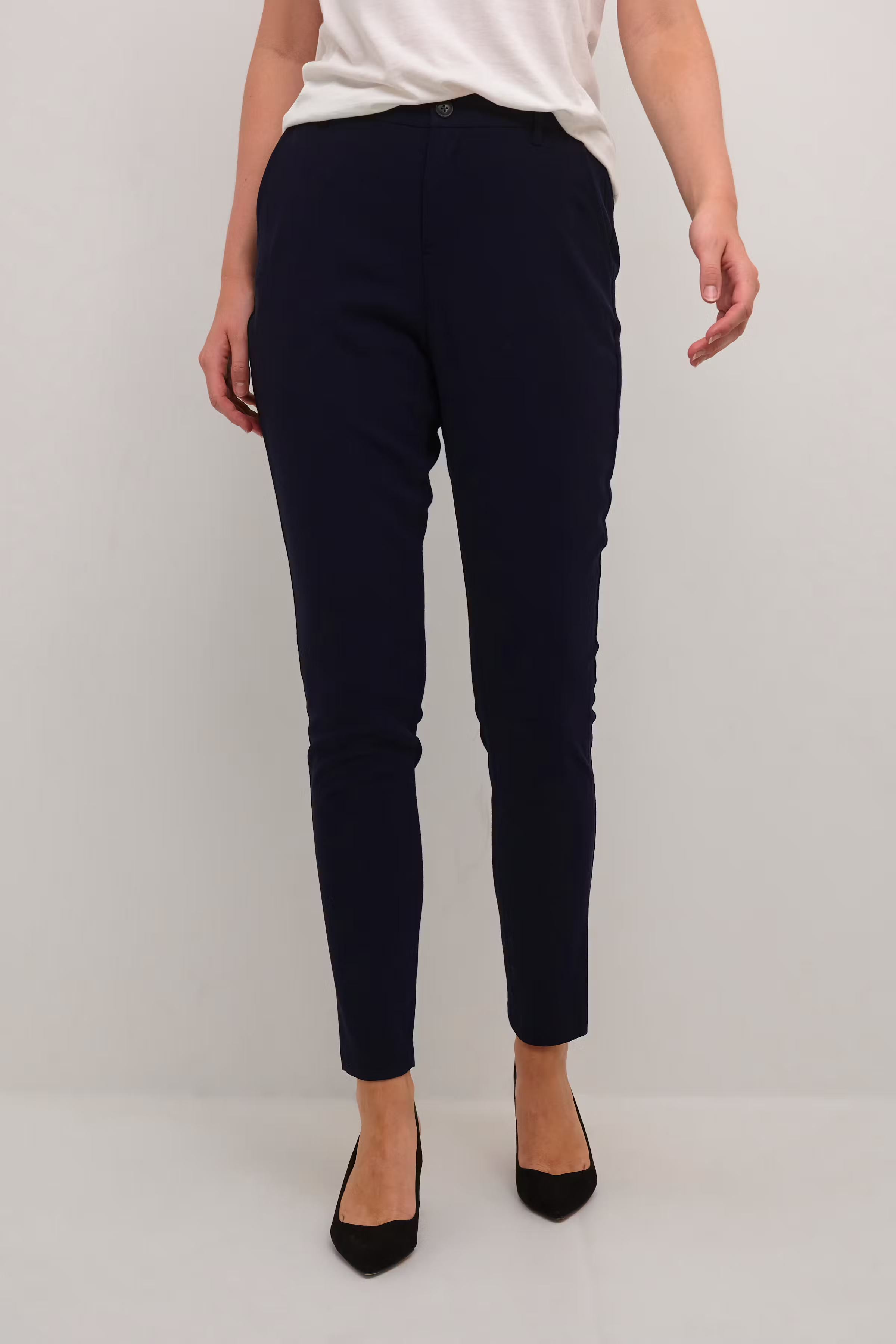 CUvicky Bukser LOOKBOOK FRONT 50106074-194013