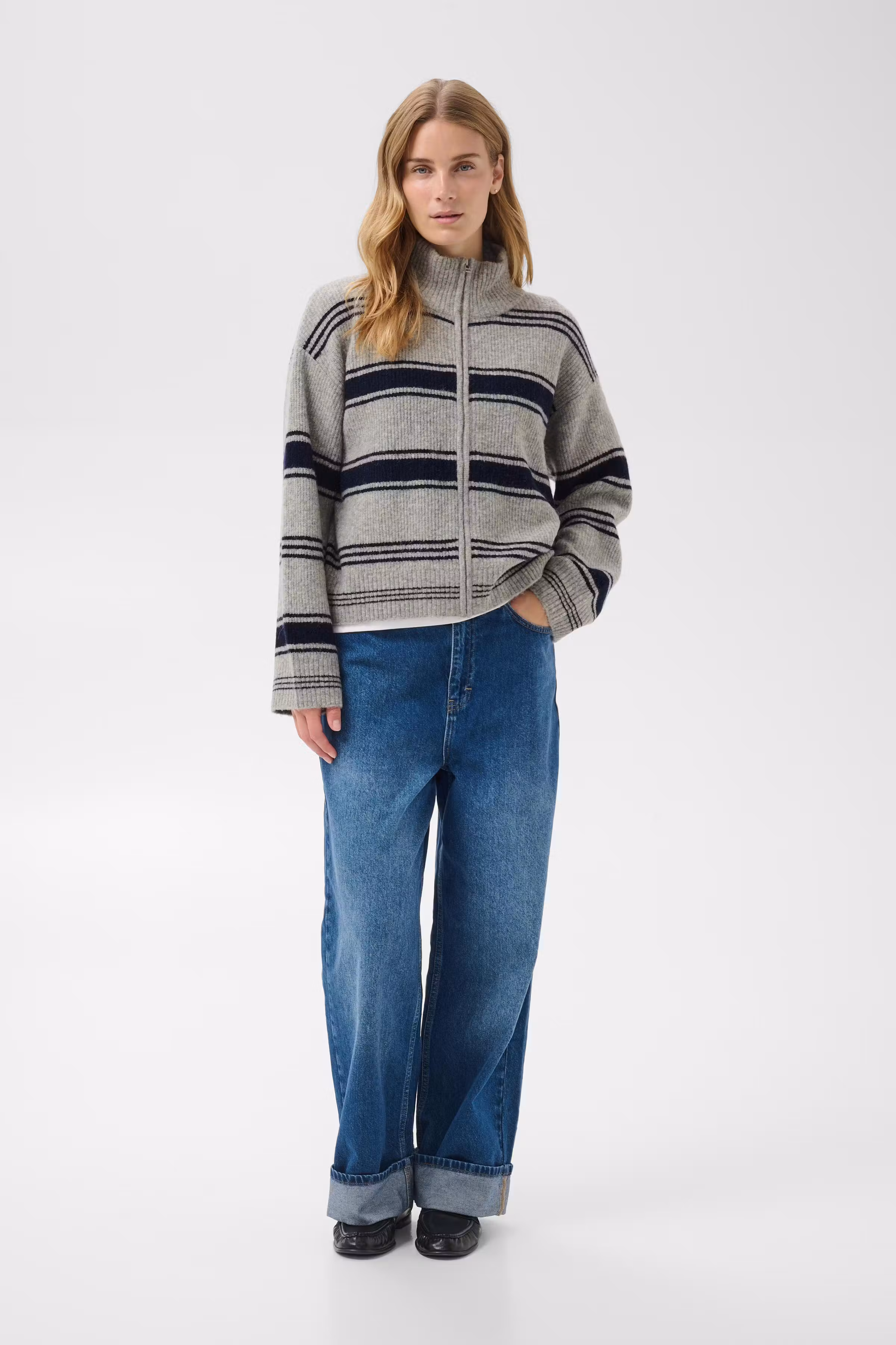 CamiriaPW Cardigan LOOKBOOK FRONT 30310870-305330