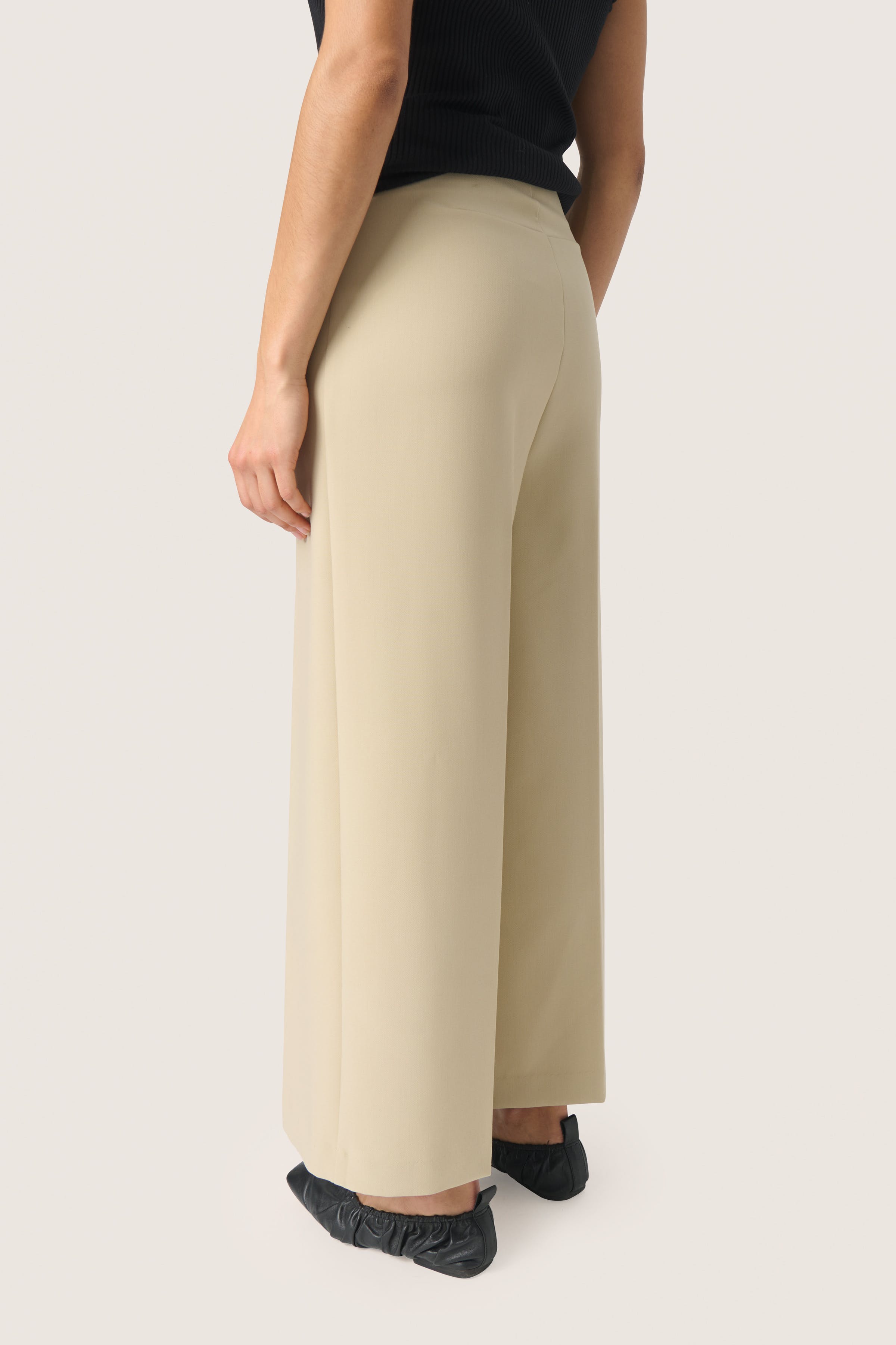 SLCorinne Cropped Hose LOOKBOOK BACK 30407013-150309