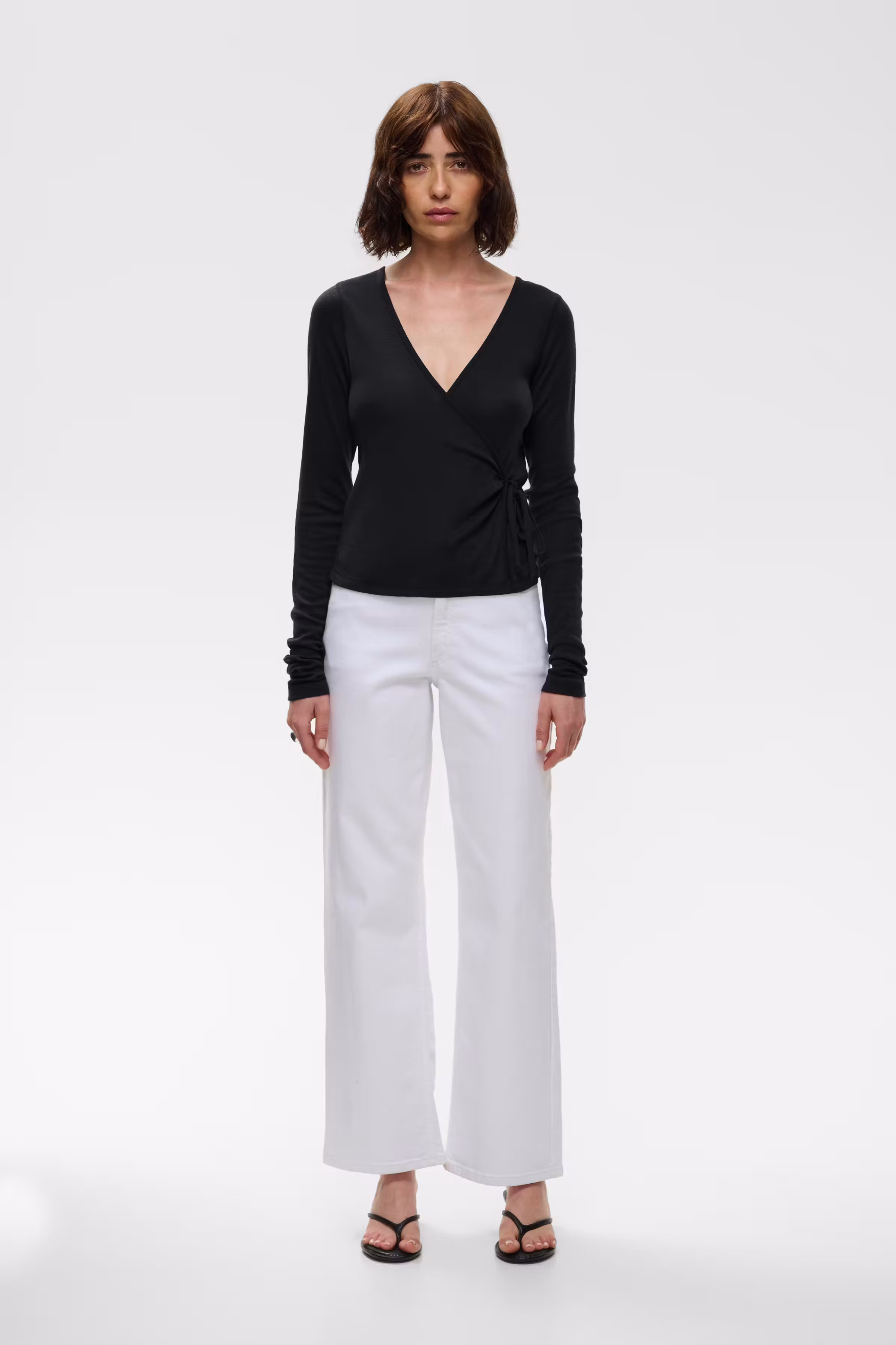 IOFINE WRAP TOP LOOKBOOK FRONT 30600120-BK999
