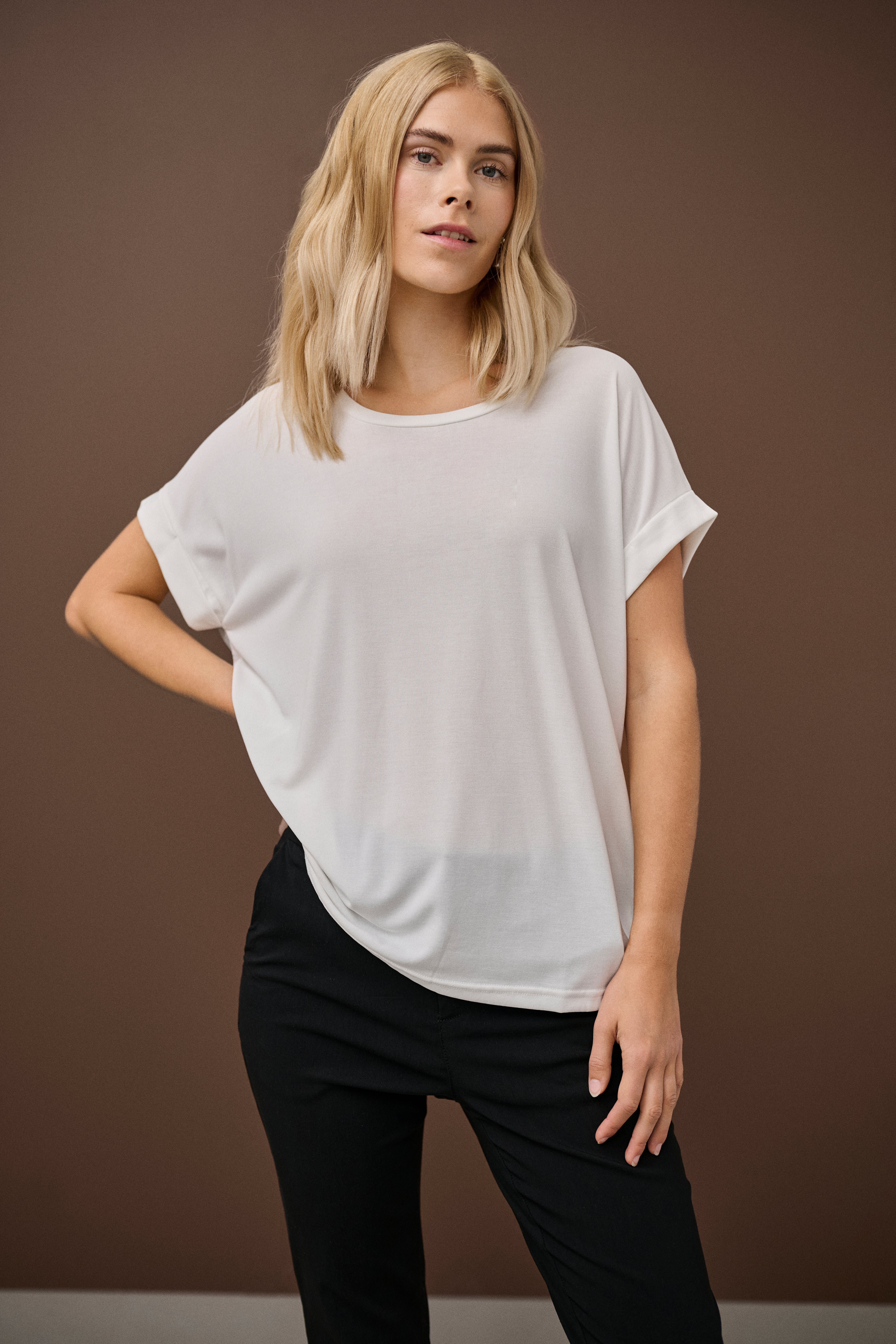 Kajsa T-shirt LOCATION NONE 50103468-5102104