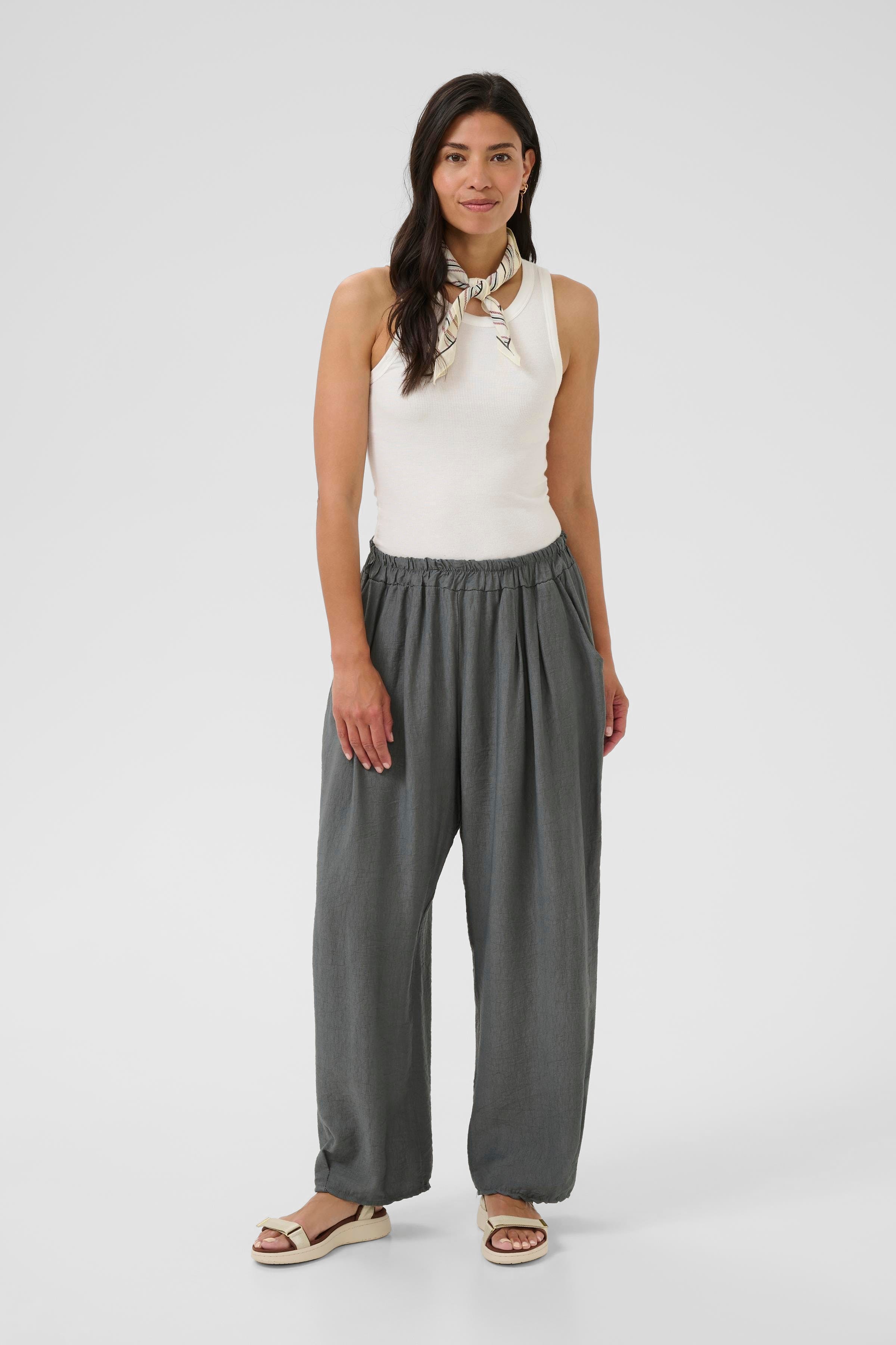 BPkiana Trousers LOOKBOOK FRONT 40103547-400805