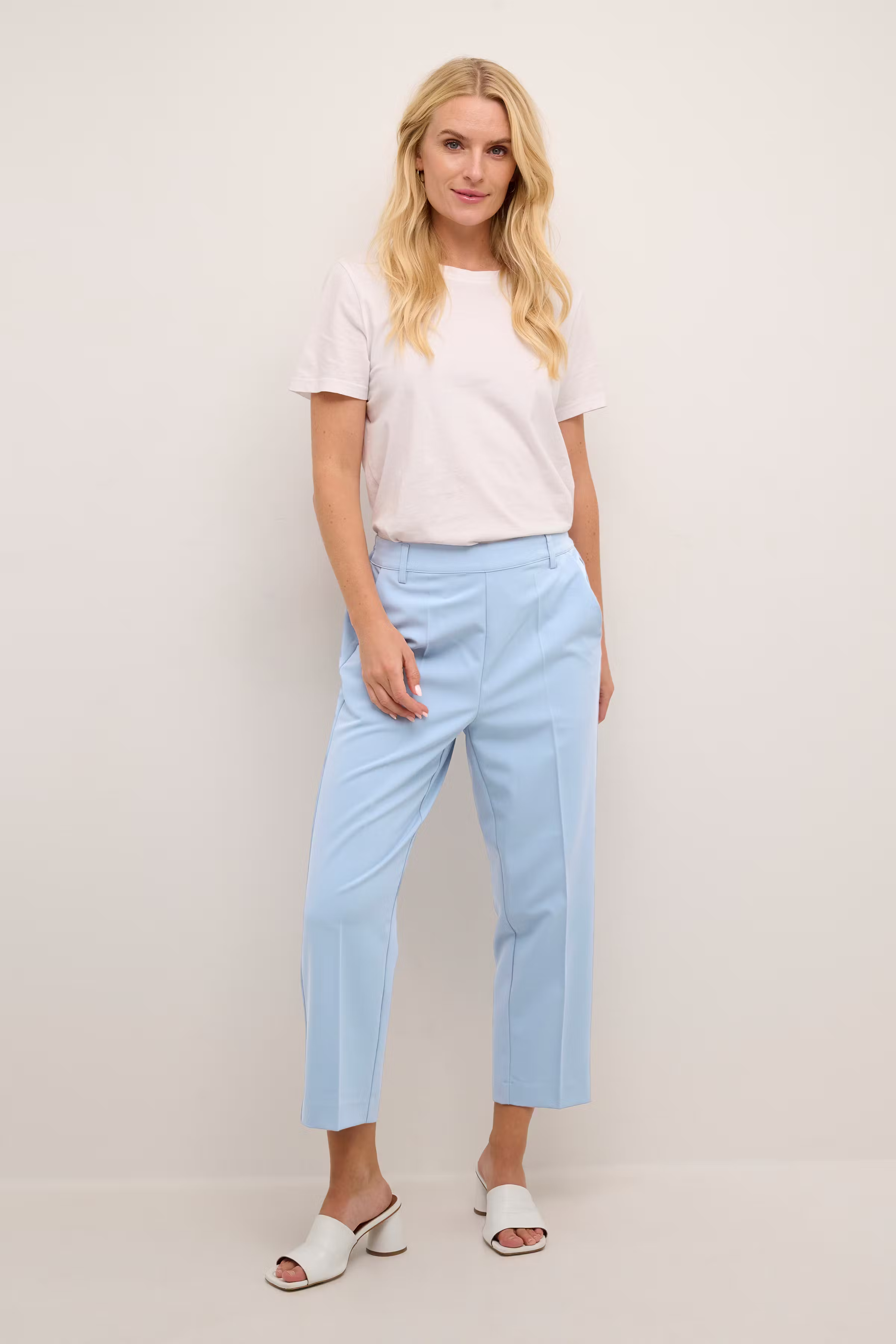 KAsakura Cropped Pants LOOKBOOK FRONT 10506127-174021