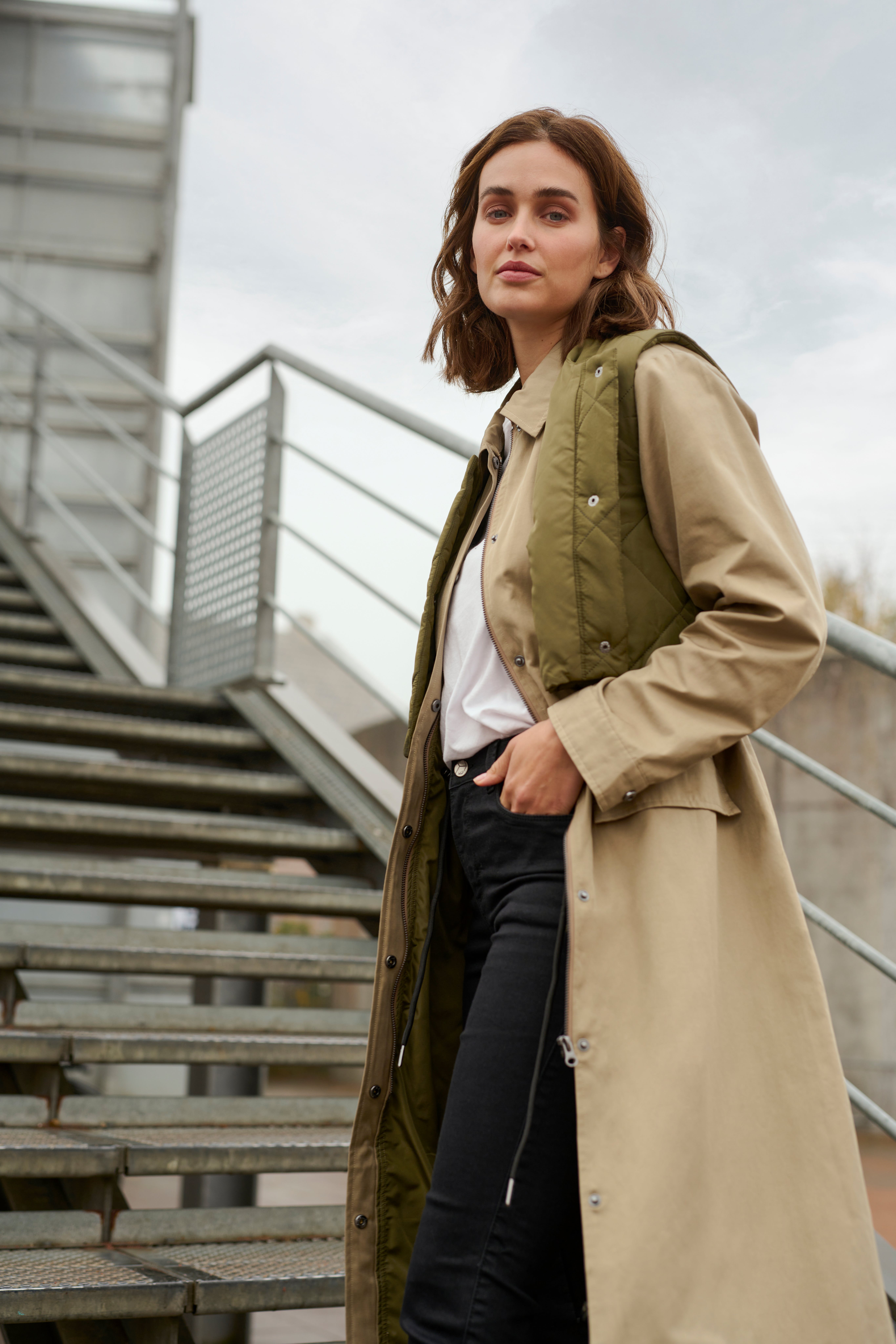 KAdania Mantel LOCATION NONE 10507699-171113