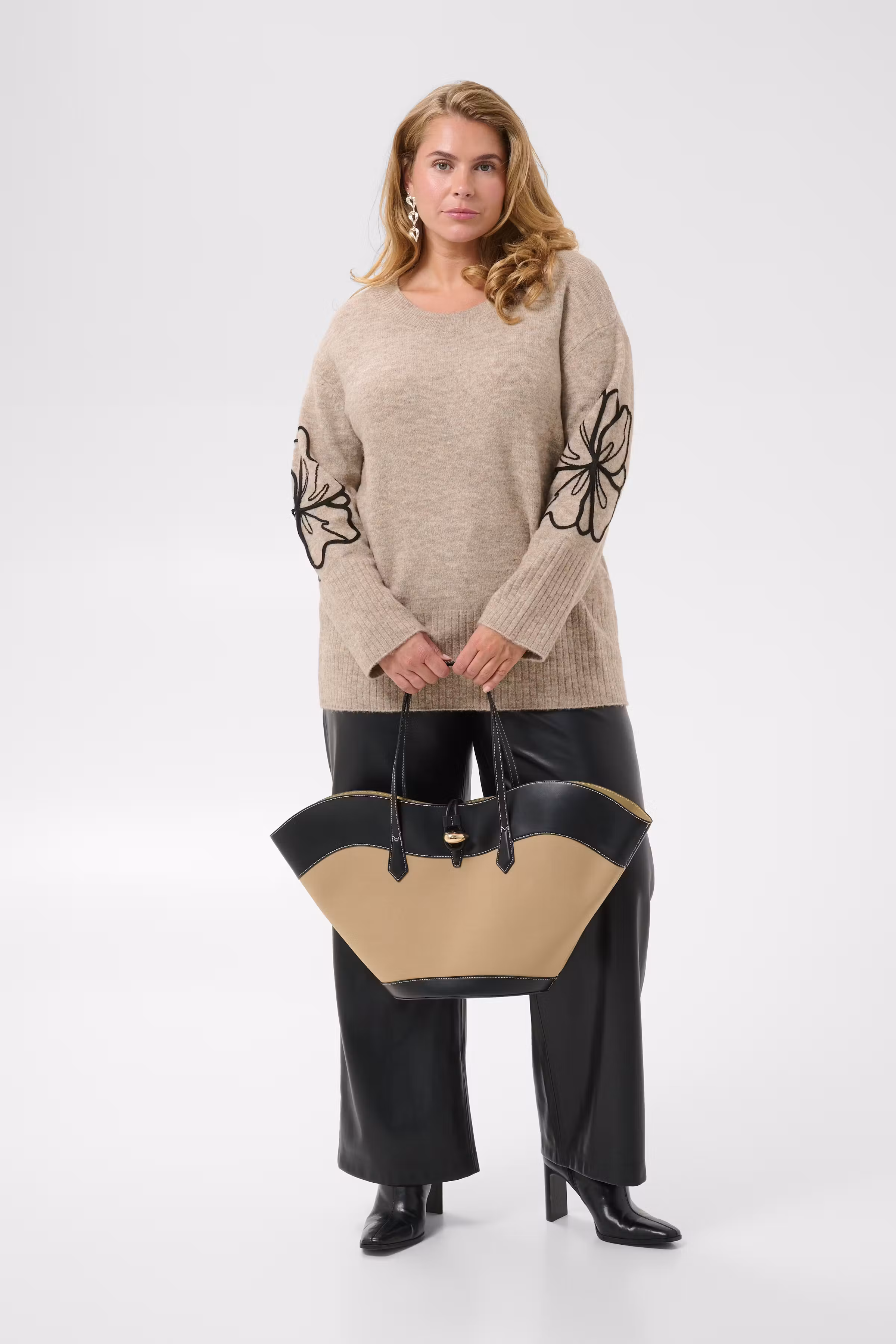 KCerina Pullover LOOKBOOK FRONT 10584598-1000142