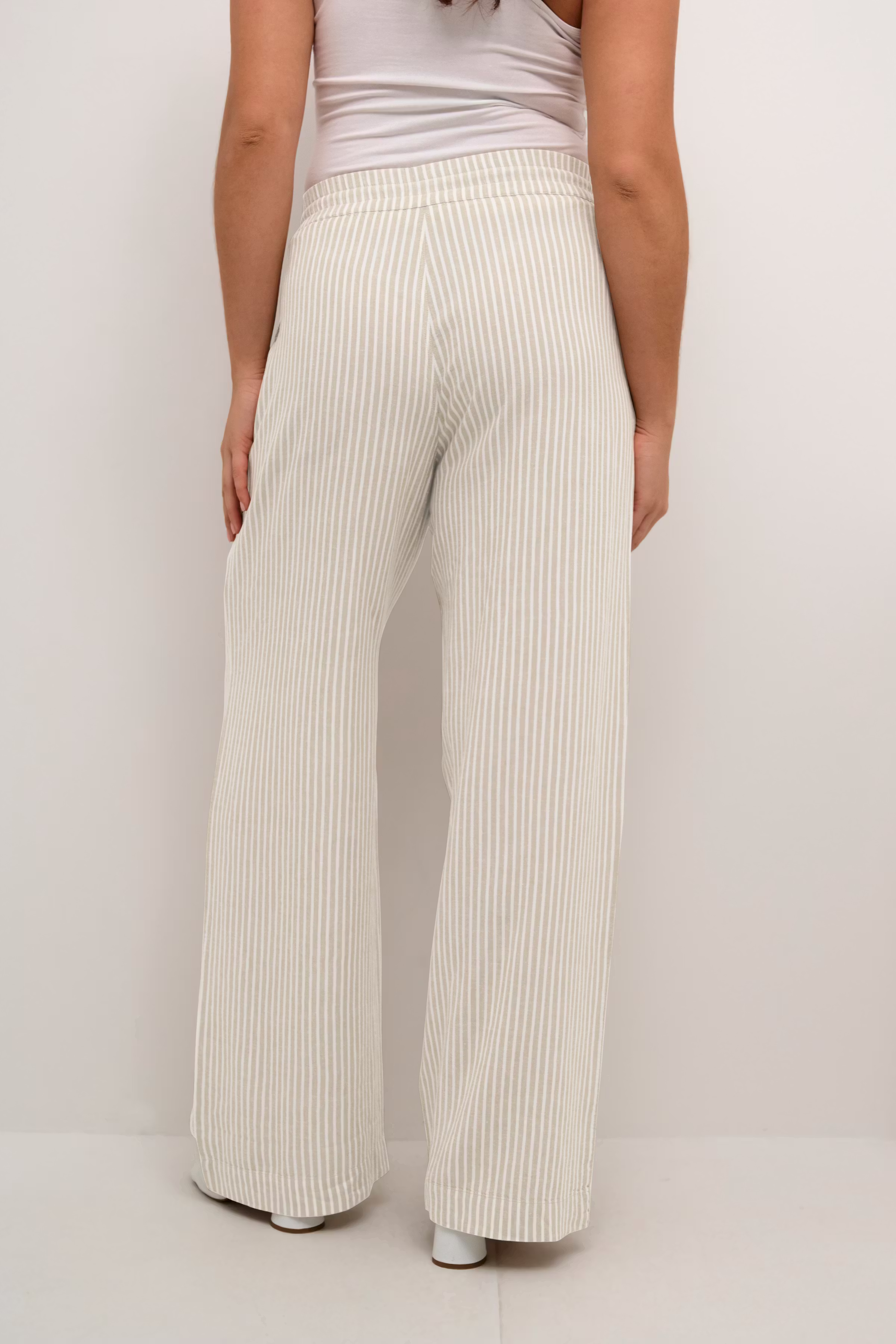 KAmilia linne byxor LOOKBOOK BACK 10508314-105466