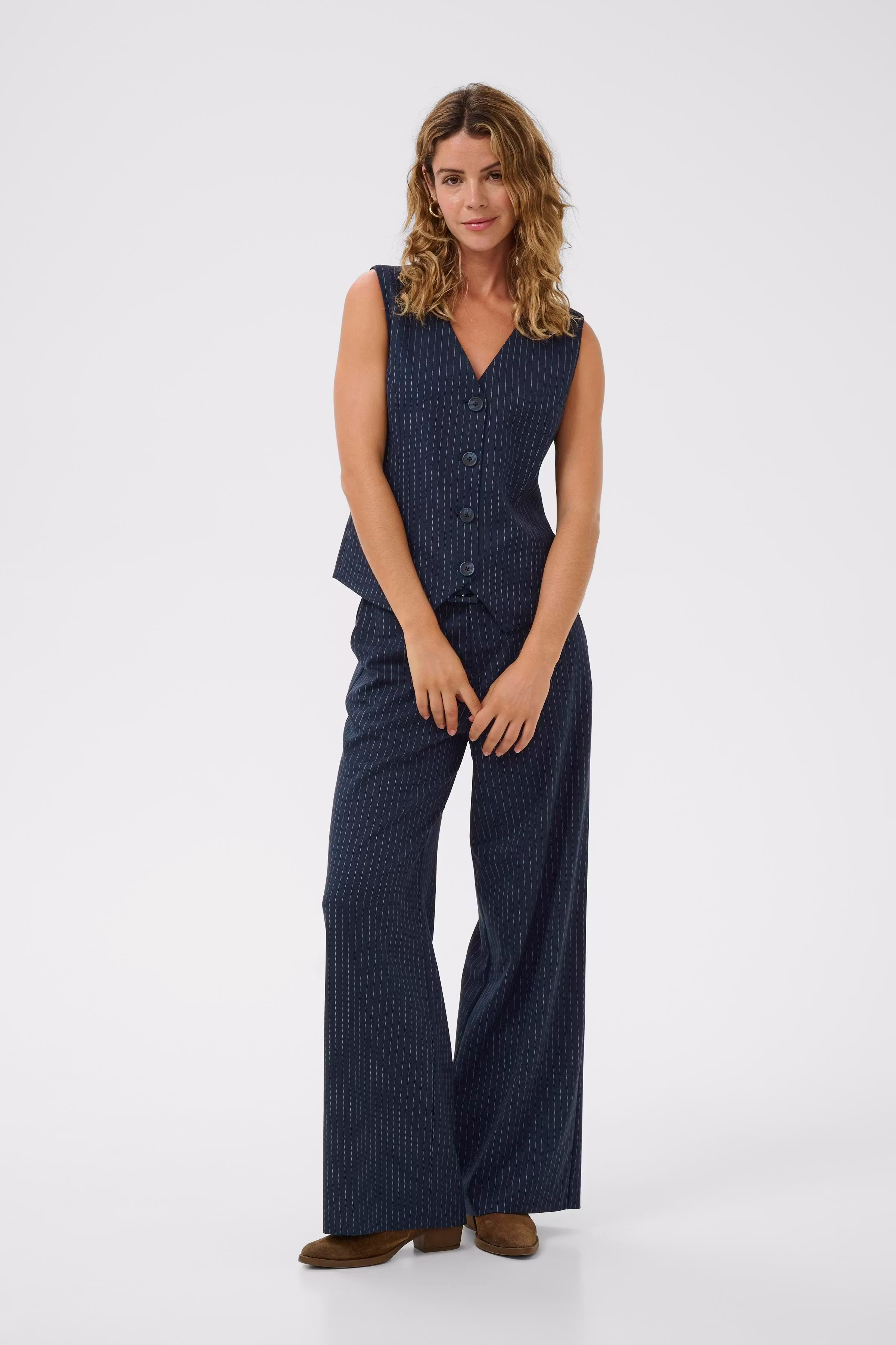 CRLorelie Weste LOOKBOOK FRONT 10614553-193923