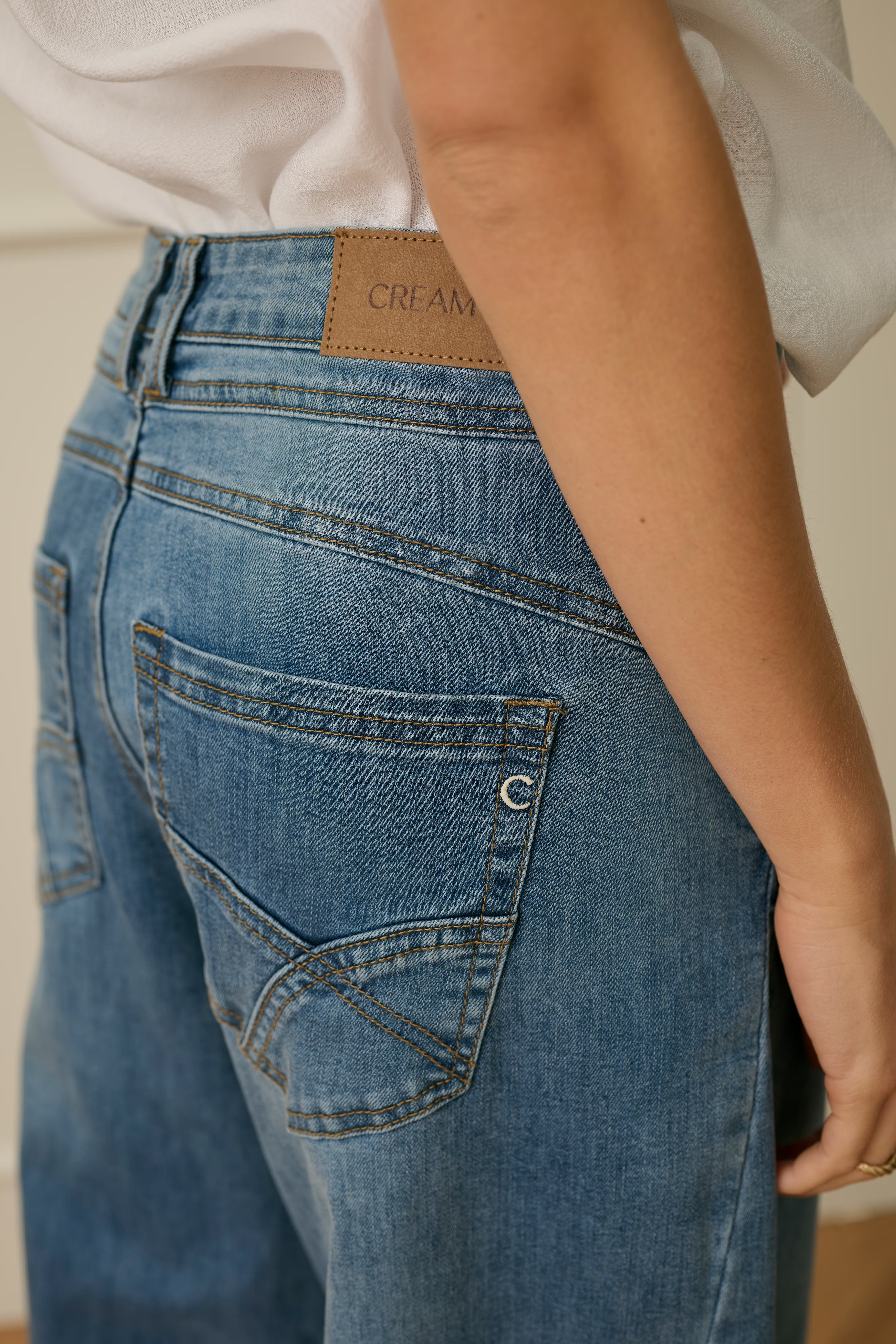 CRBahren Barrel Jeans LOCATION NONE 10614217-110026