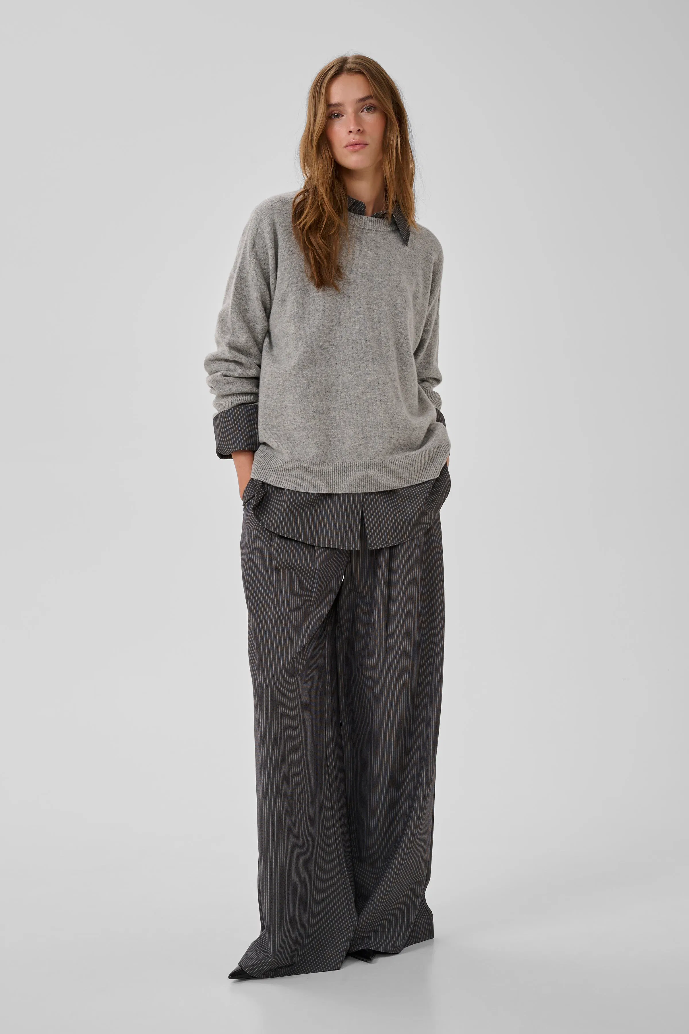 11 THE KNIT CREWNECK LOOKBOOK FRONT 10705549-100378