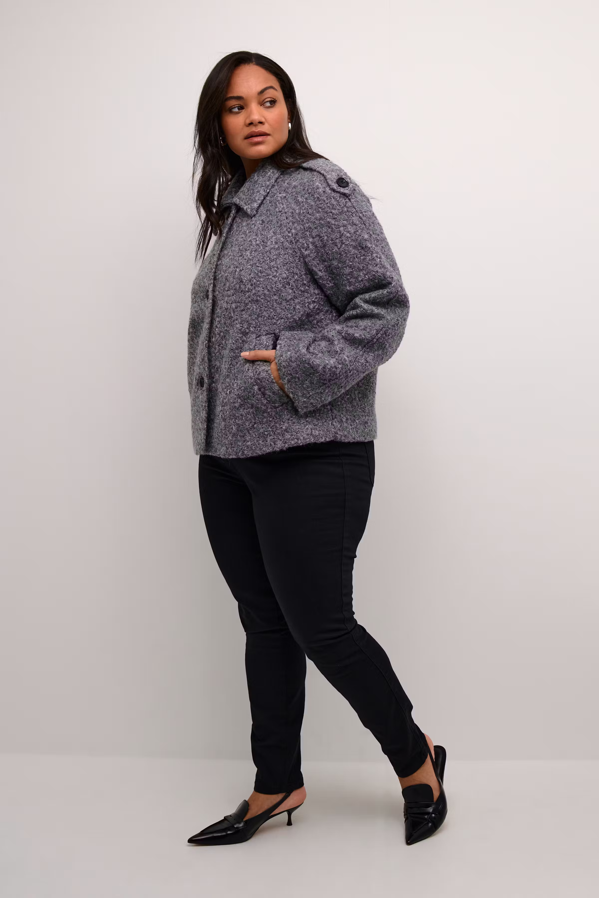 KCtary Kurzer Mantel LOOKBOOK BACK 10582665-100123