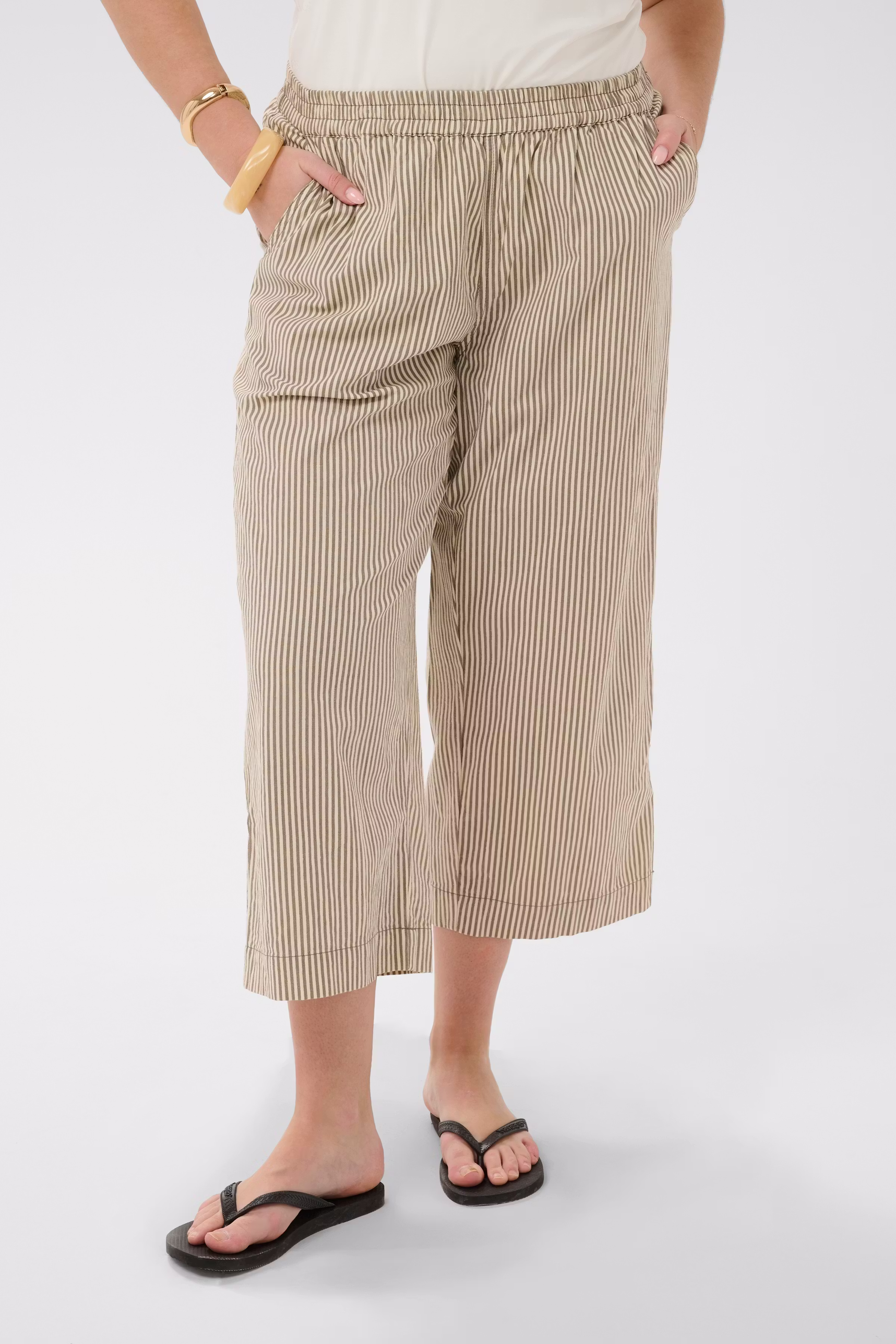 KCnana Trousers LOOKBOOK FRONT 10583312-108909
