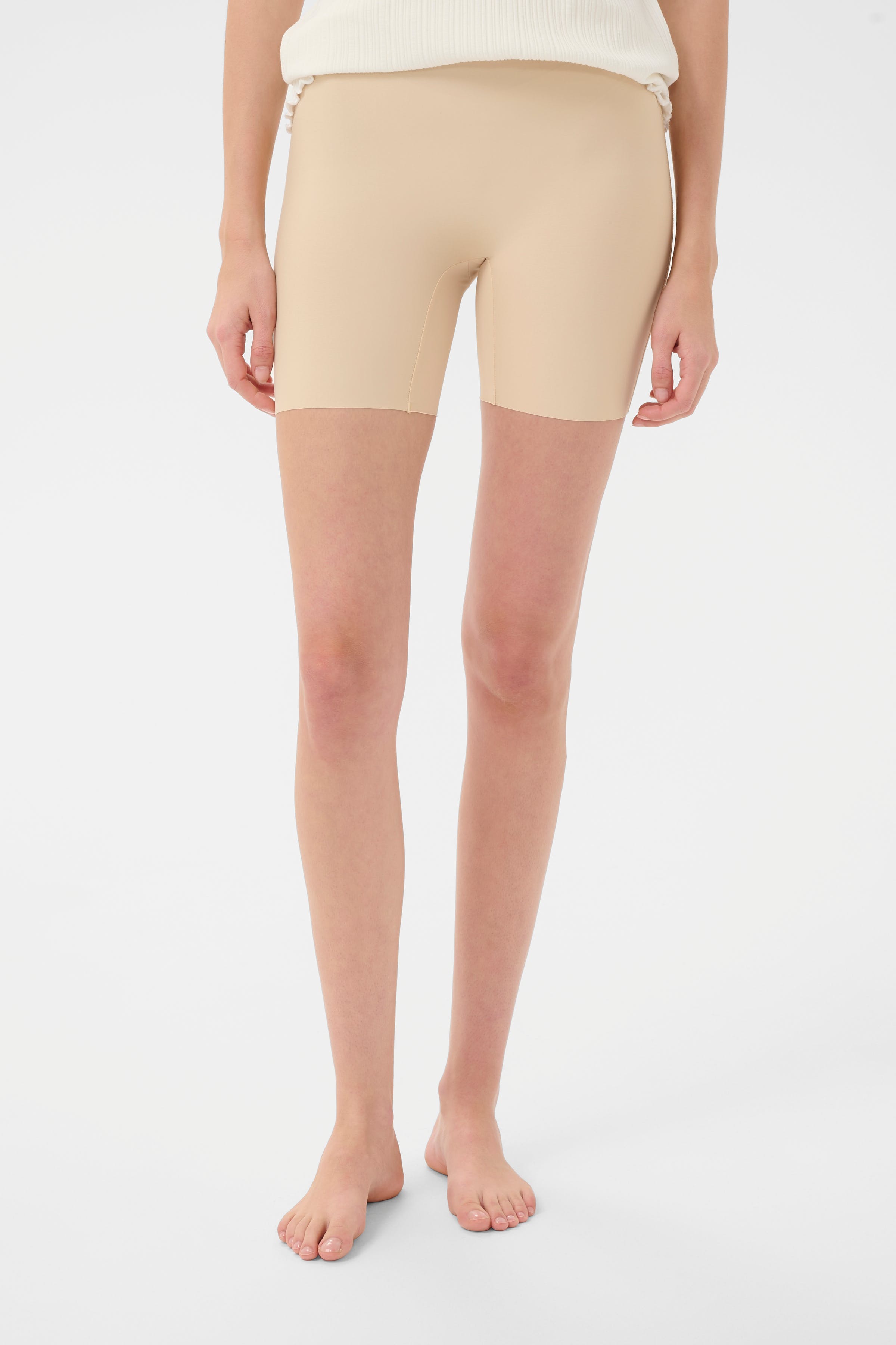 AiperKB Shorts LOOKBOOK FRONT 10103077-100306