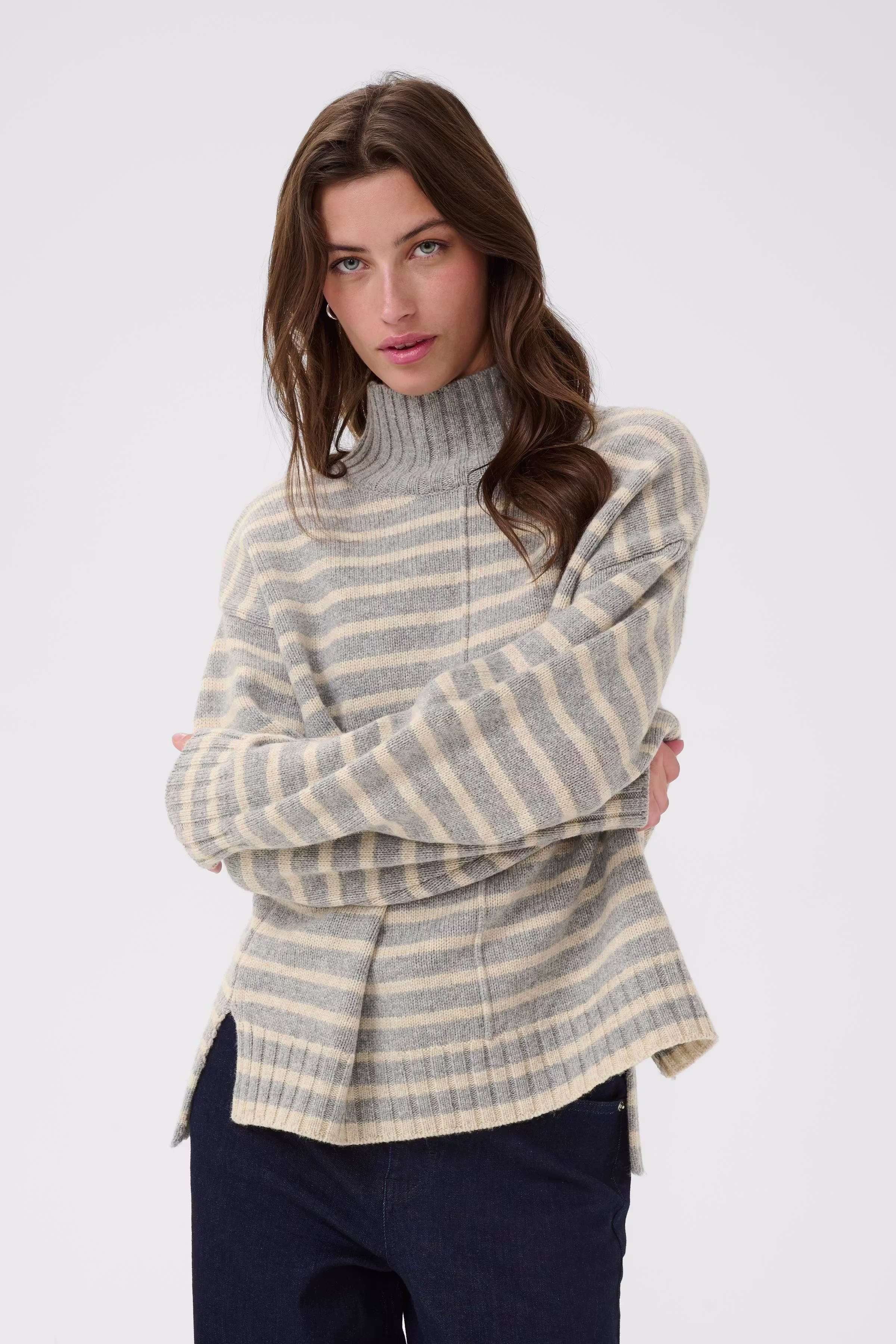 LilyePW Pullover LOOKBOOK FRONT 30310116-304251