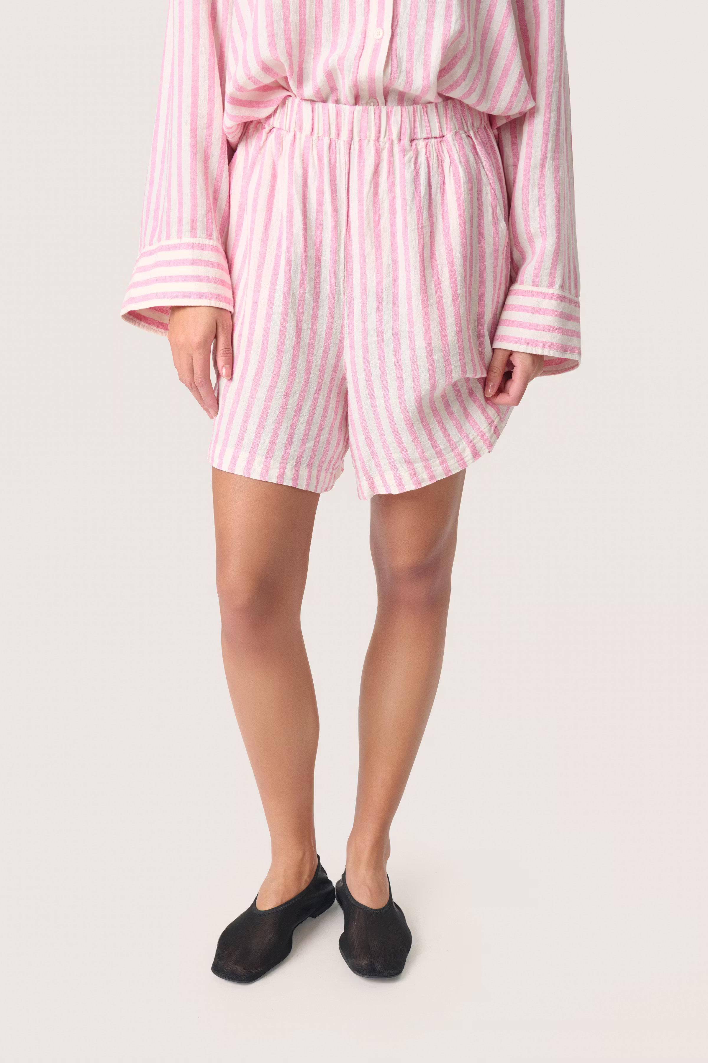 SLBeliro Linen Shorts LOOKBOOK FRONT 30408513-304074