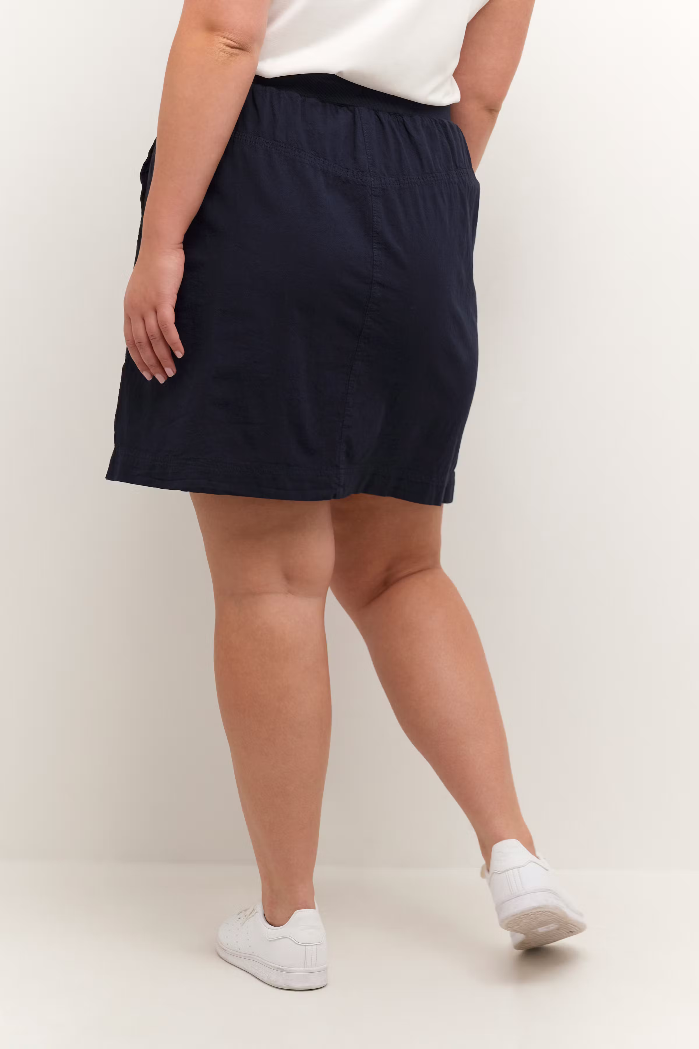 KCnana Jupe LOOKBOOK BACK 10580785-194020