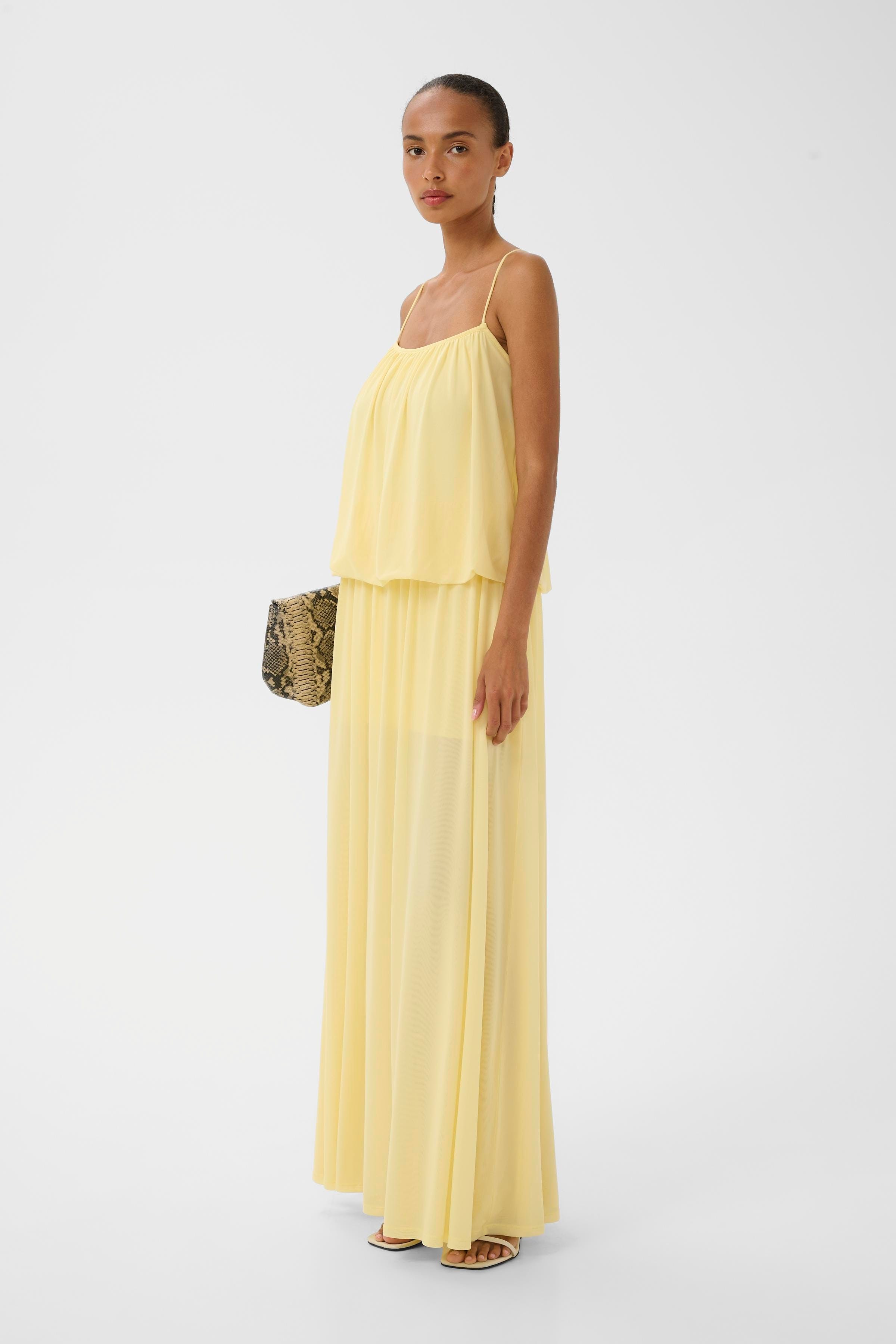 GZsamera Kjole LOOKBOOK FRONT 10911215-120722