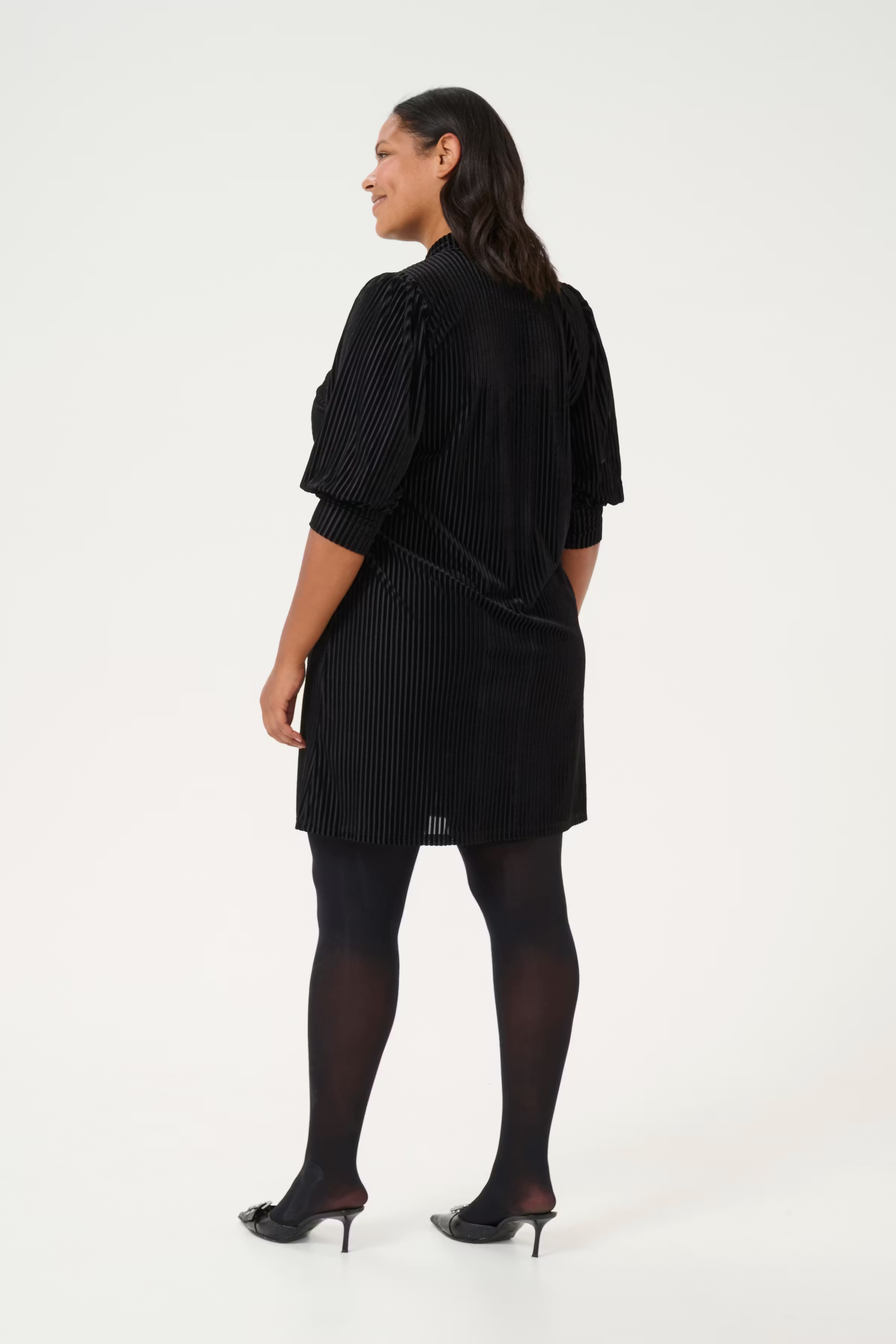 KCcacanna Velour Dress LOOKBOOK BACK 10581209-106480