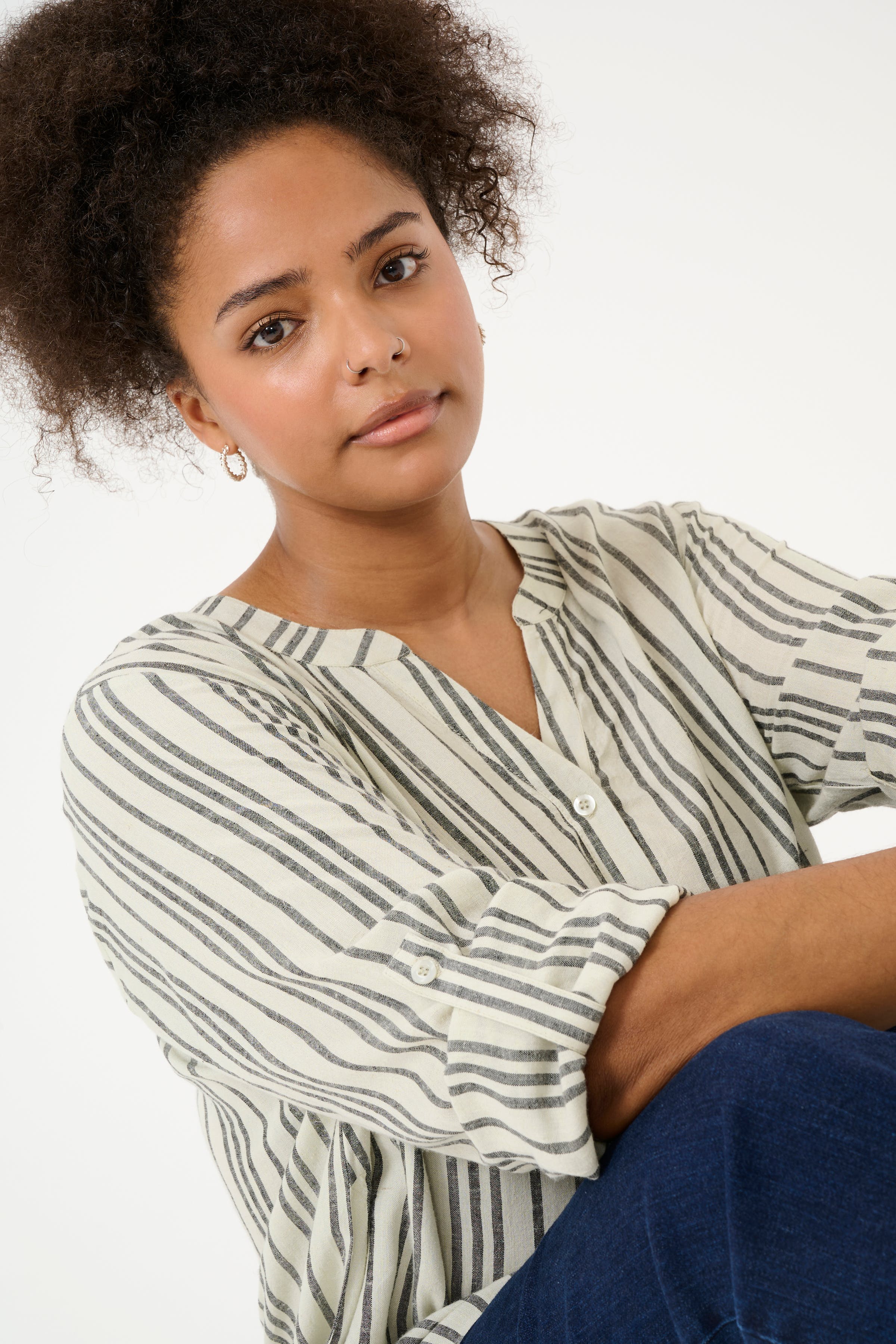 KCmille Linen Blouse LOOKBOOK DETAIL 10582215-107124