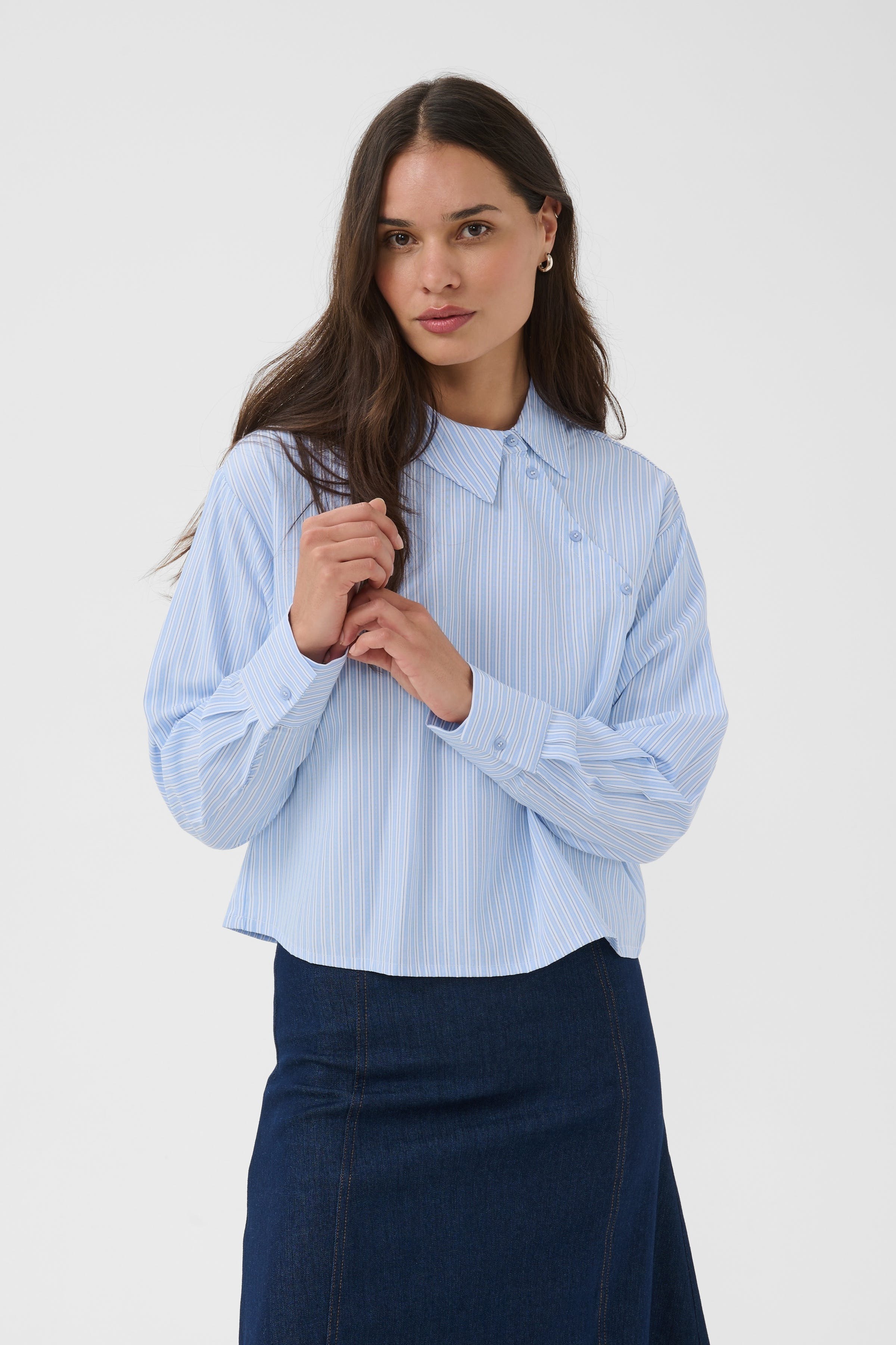 KArosalie Stribet Skjorte LOOKBOOK FRONT 10513171-1000840