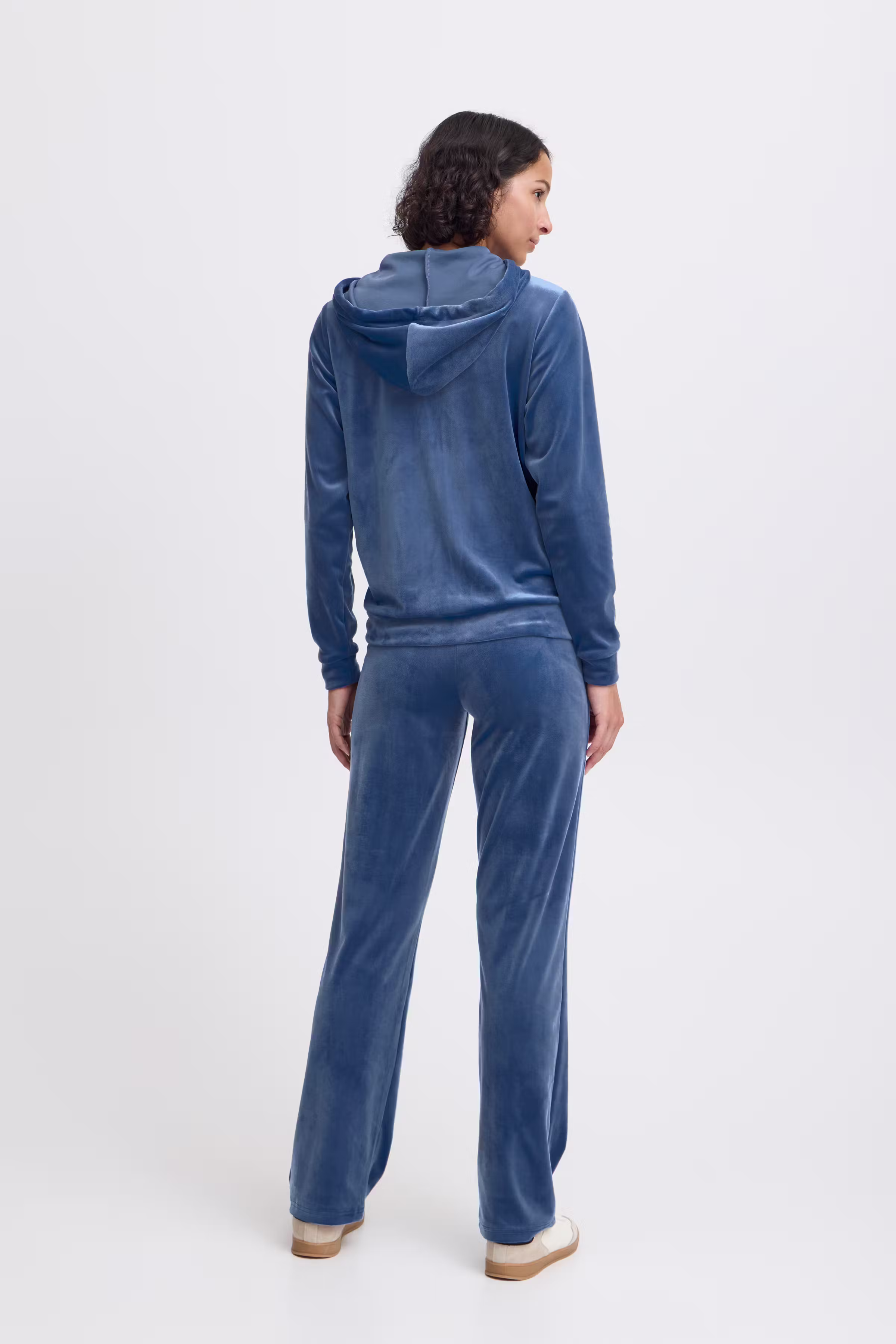 BYSTILLA Veloursett LOOKBOOK BACK 20816019-183929