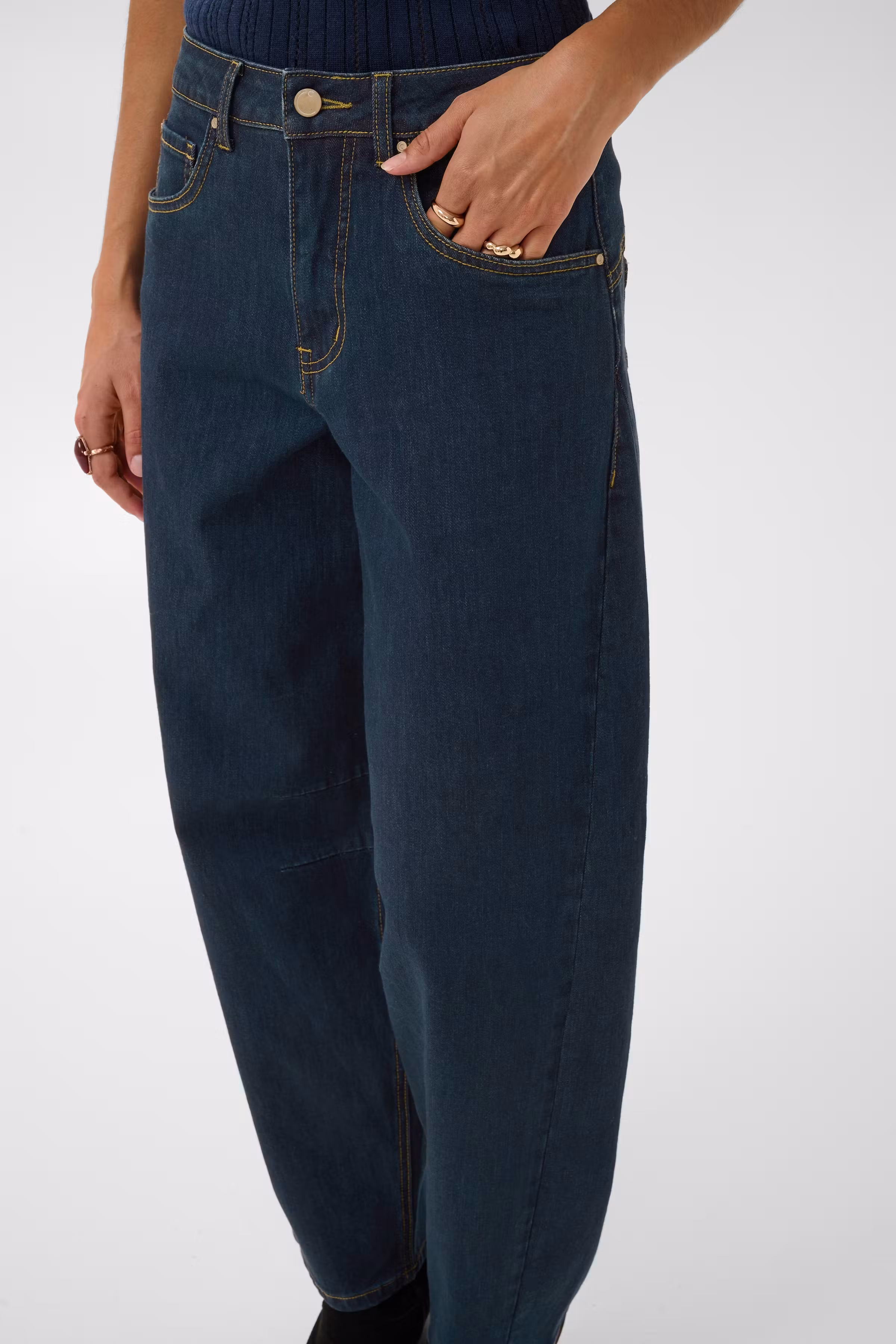 CRBahren Barrel Jeans LOOKBOOK DETAIL 10614217-108346