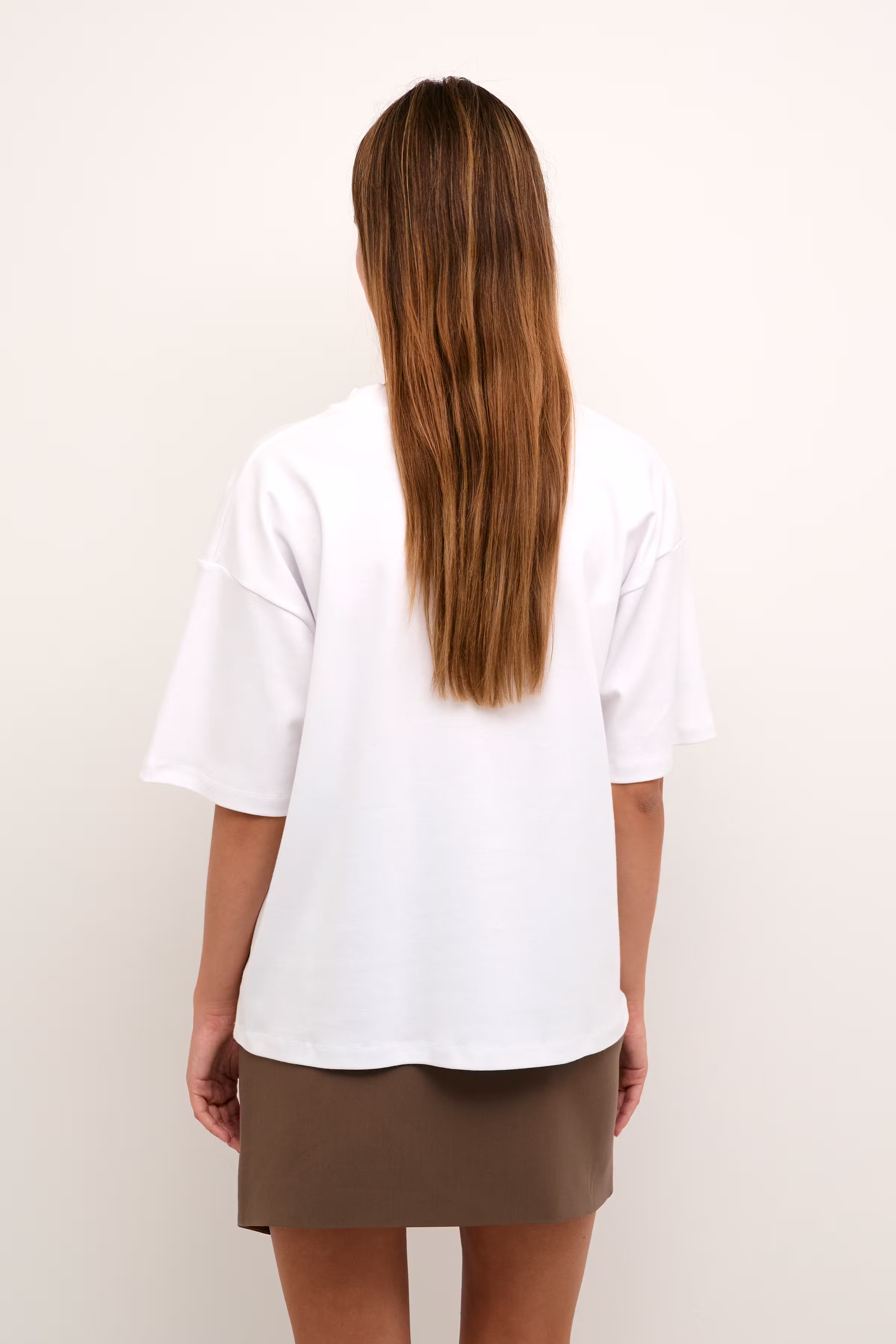 OlenaKB T-shirt LOOKBOOK BACK 10104975-110601