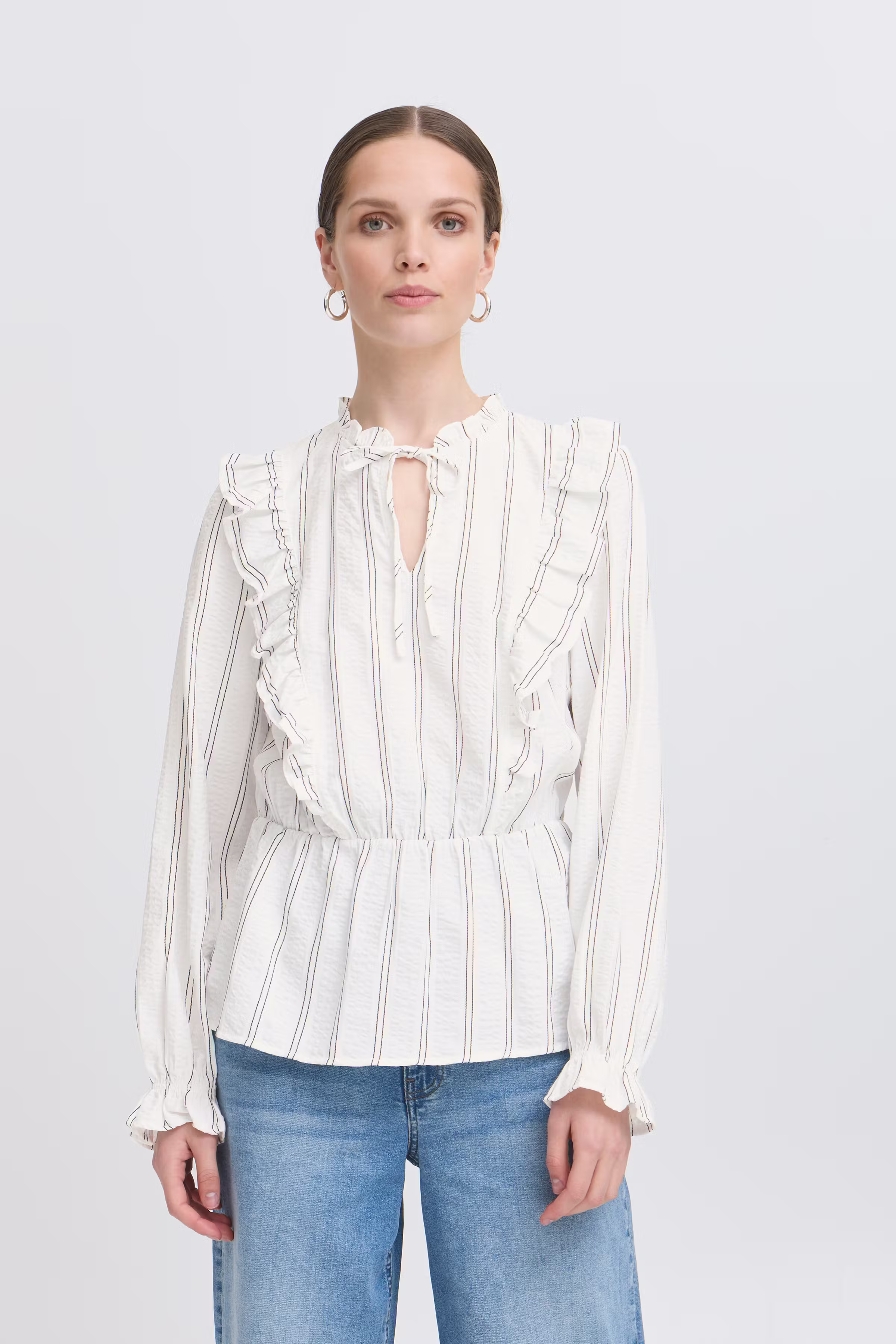 IXOLLIE Blouse LOOKBOOK FRONT 20123720-114201