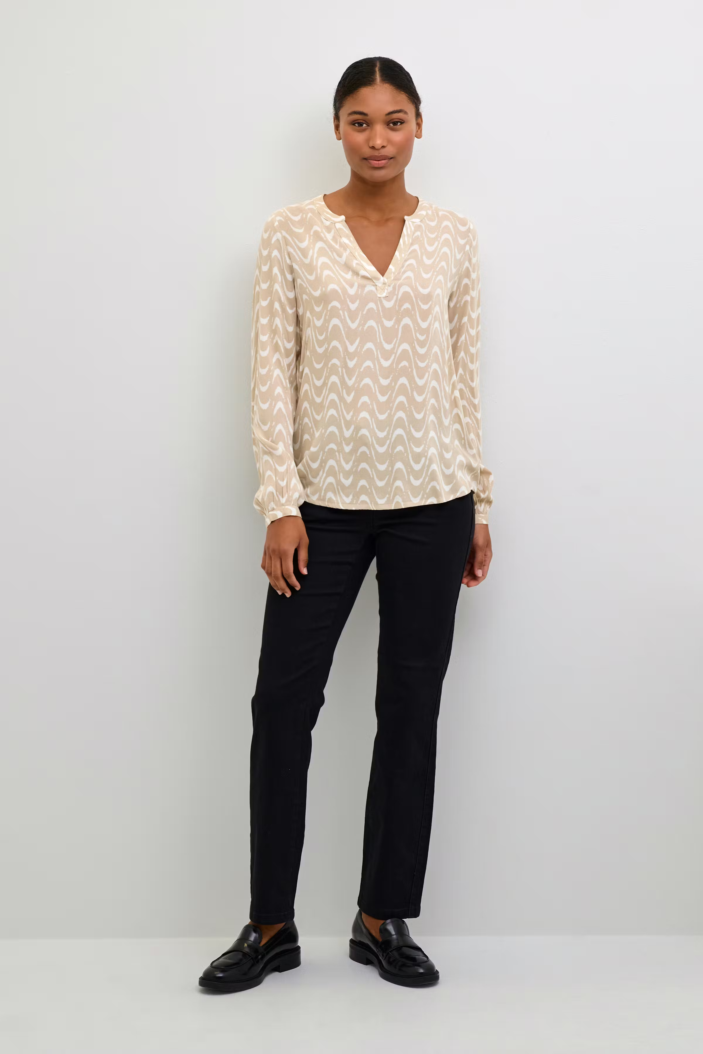 KAmira Bluse LOOKBOOK FRONT 10508287-105322
